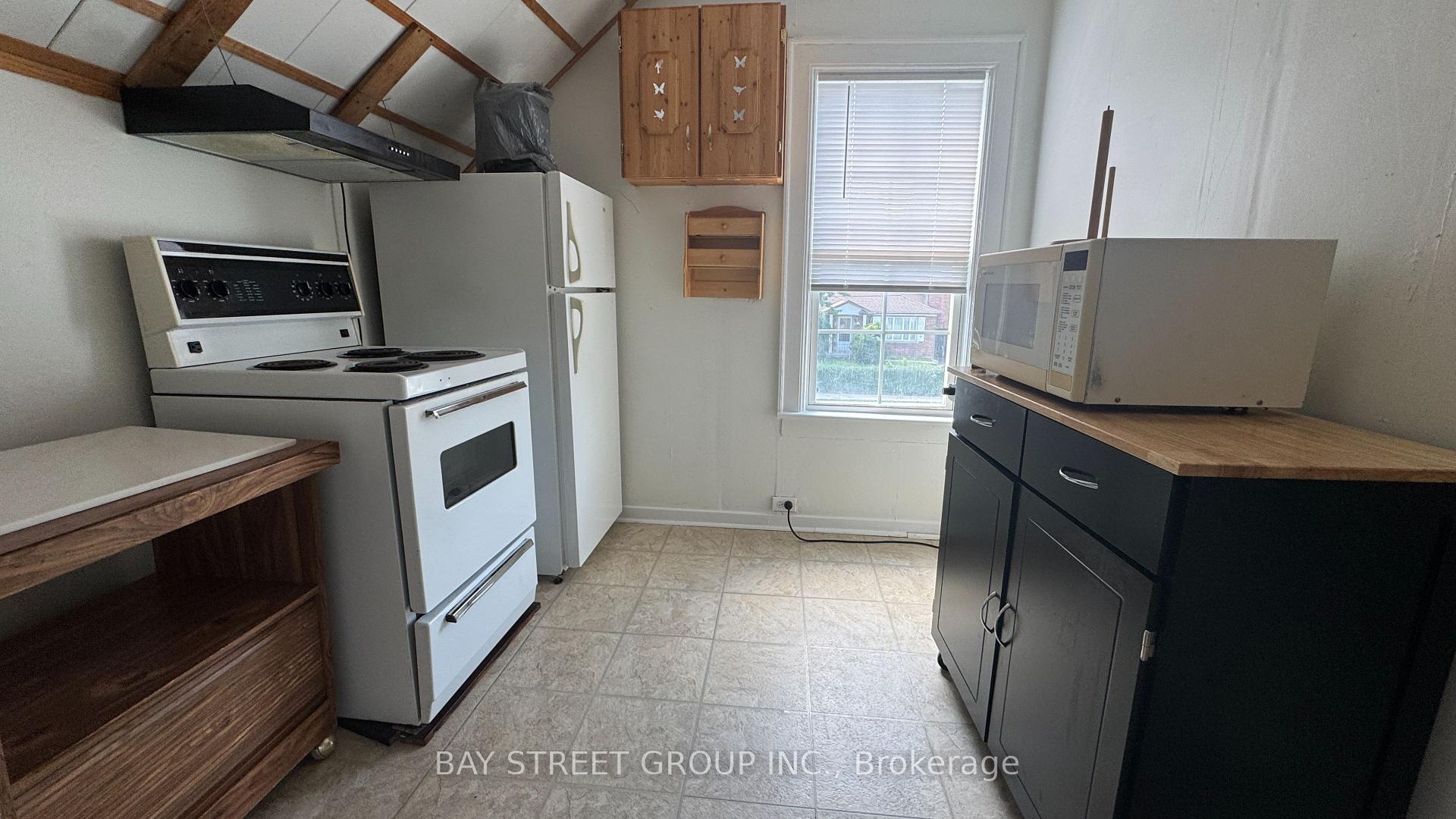 Photo 2 of Unit Upper, 4138 Drummond Road, Niagara Falls, Cherrywood — HOMEH