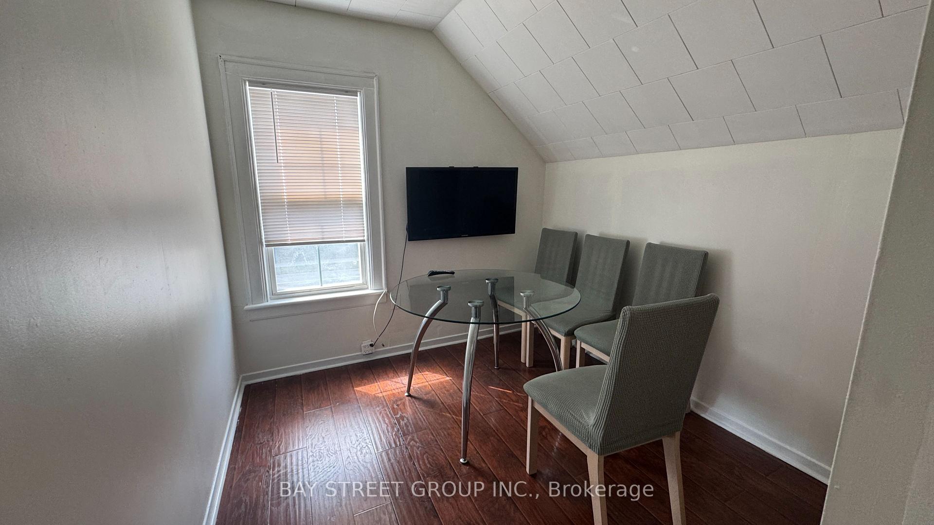 Photo 4 of Unit Upper, 4138 Drummond Road, Niagara Falls, Cherrywood — HOMEH