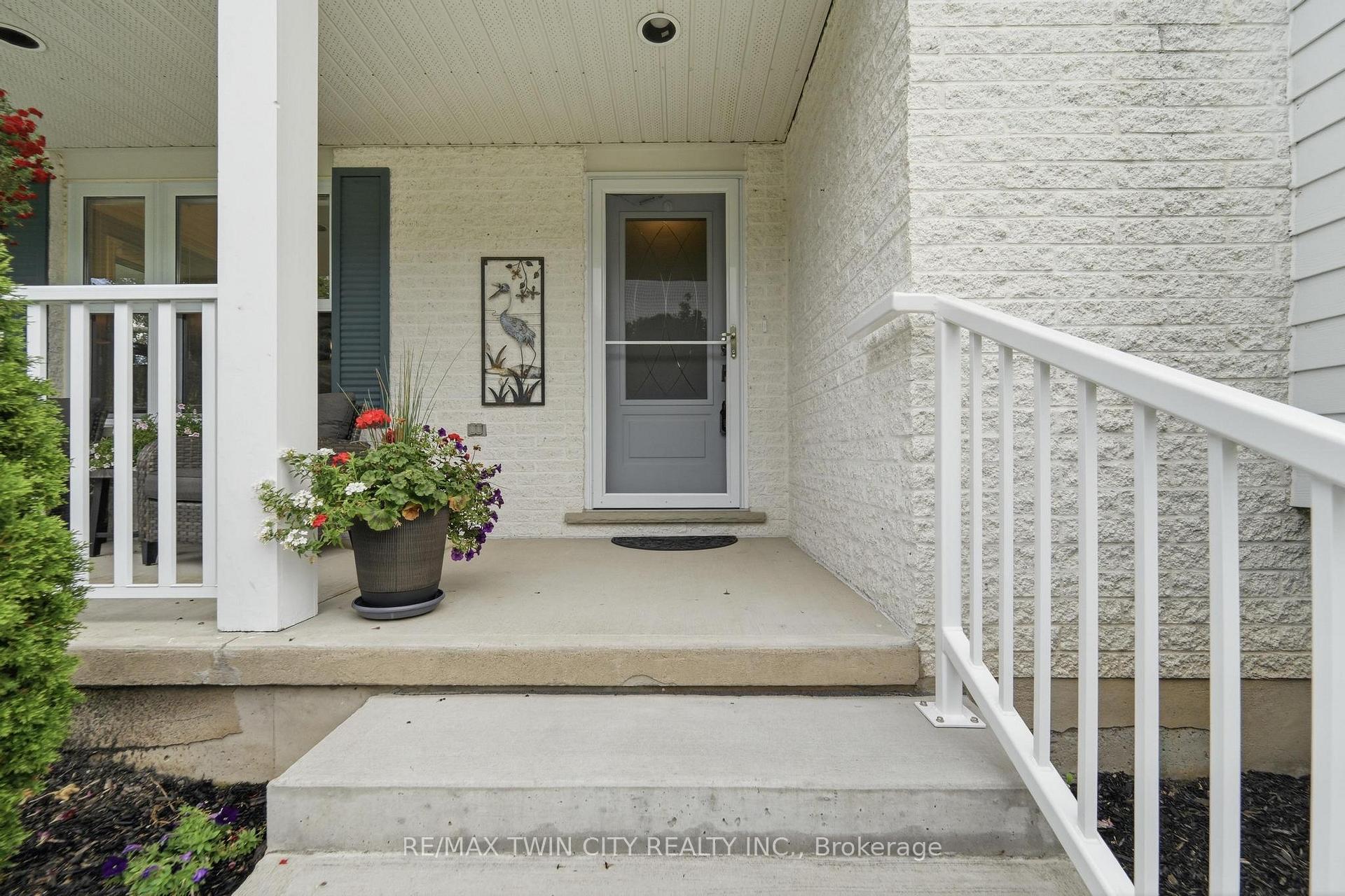 Photo 7 of 15 Shephard Place, Wilmot, New Hamburg — HOMEH