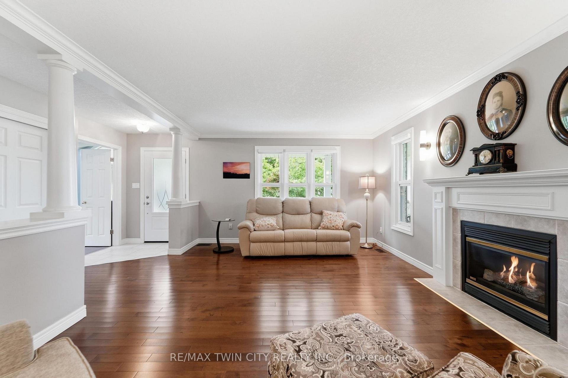 Photo 11 of 15 Shephard Place, Wilmot, New Hamburg — HOMEH