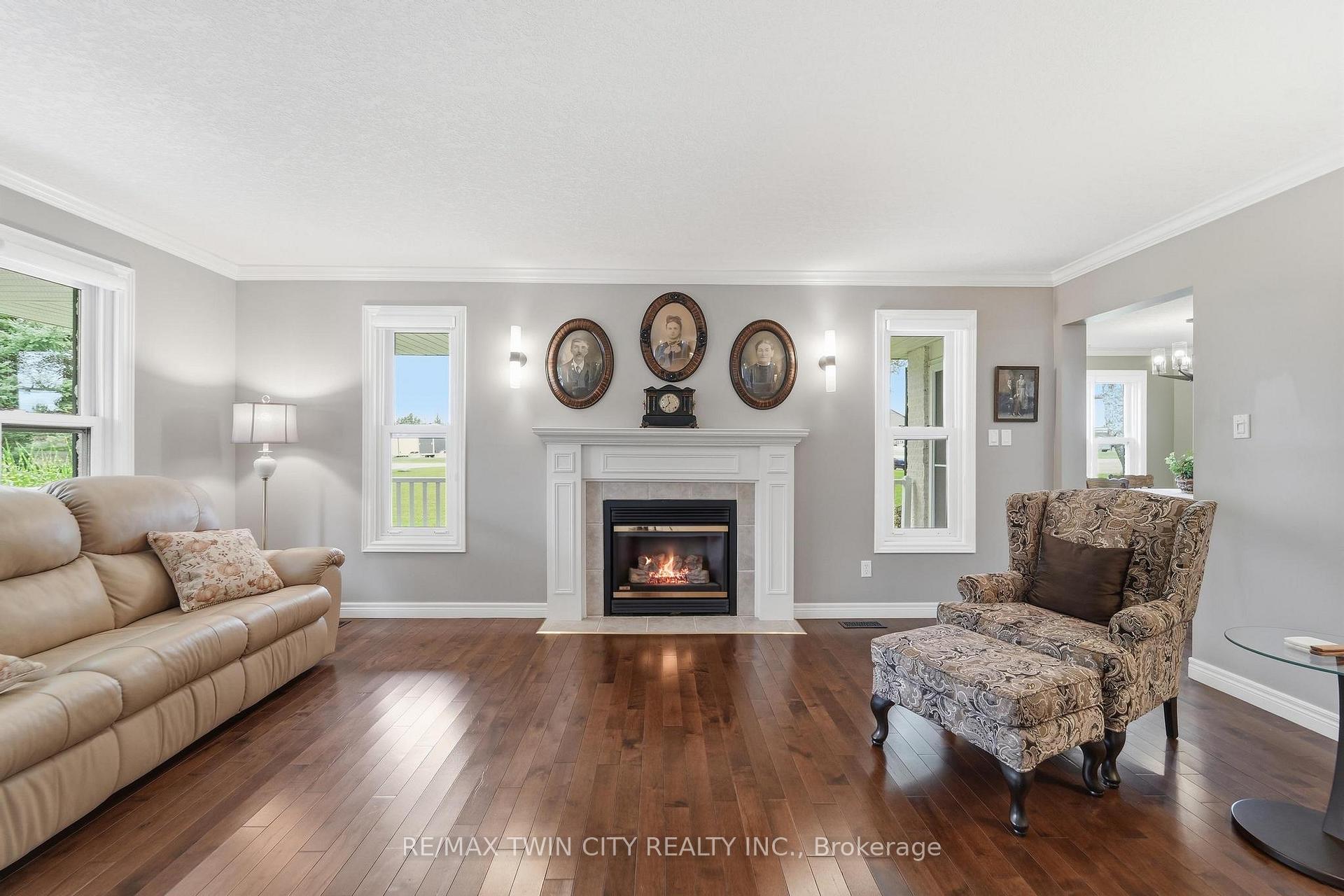 Photo 12 of 15 Shephard Place, Wilmot, New Hamburg — HOMEH