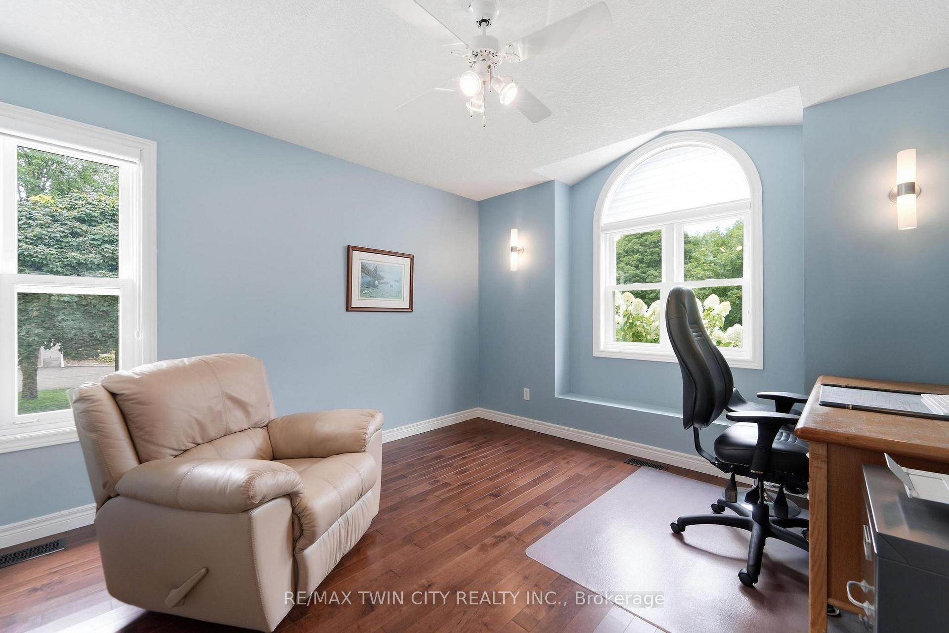 Photo 13 of 15 Shephard Place, Wilmot, New Hamburg — HOMEH