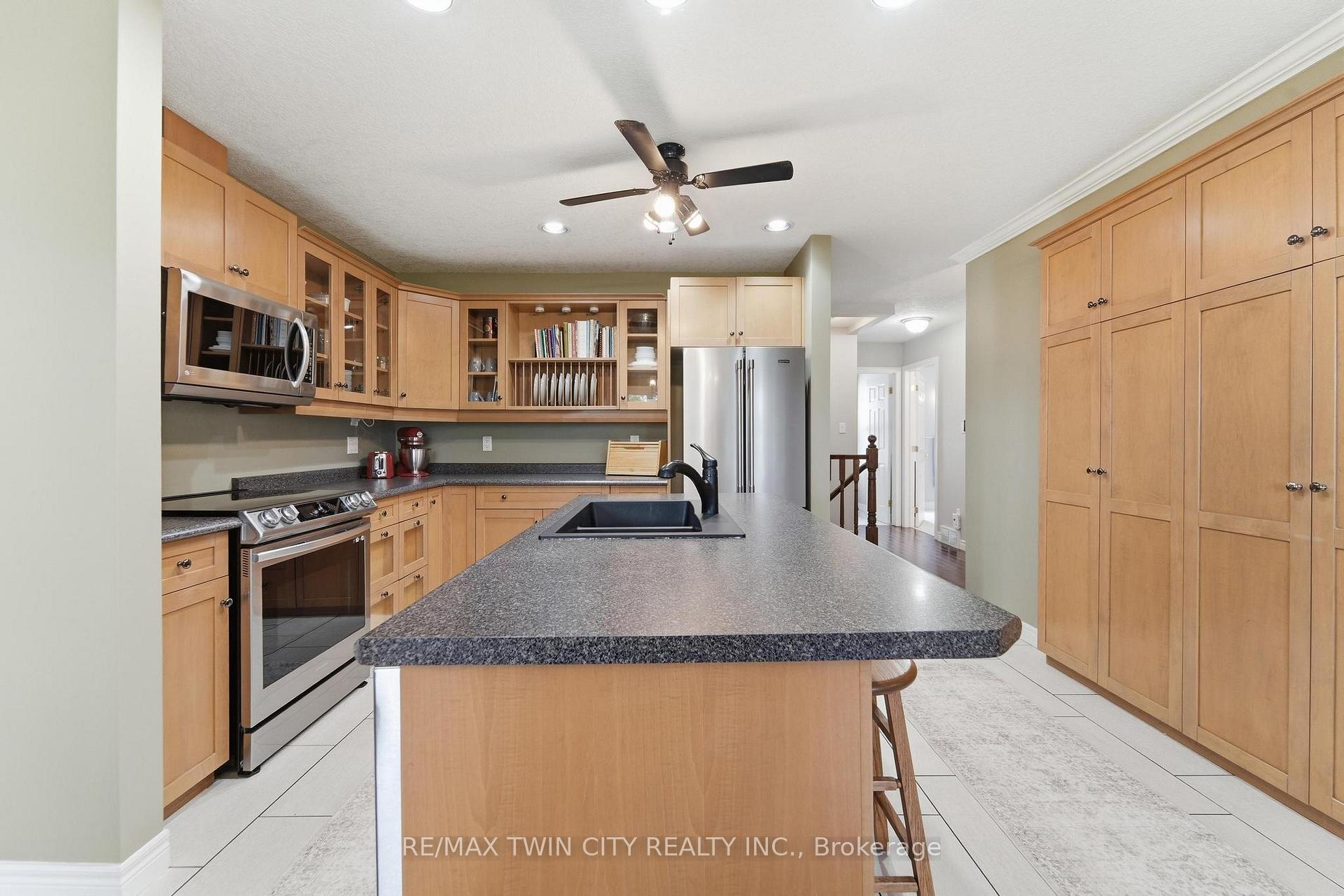Photo 17 of 15 Shephard Place, Wilmot, New Hamburg — HOMEH