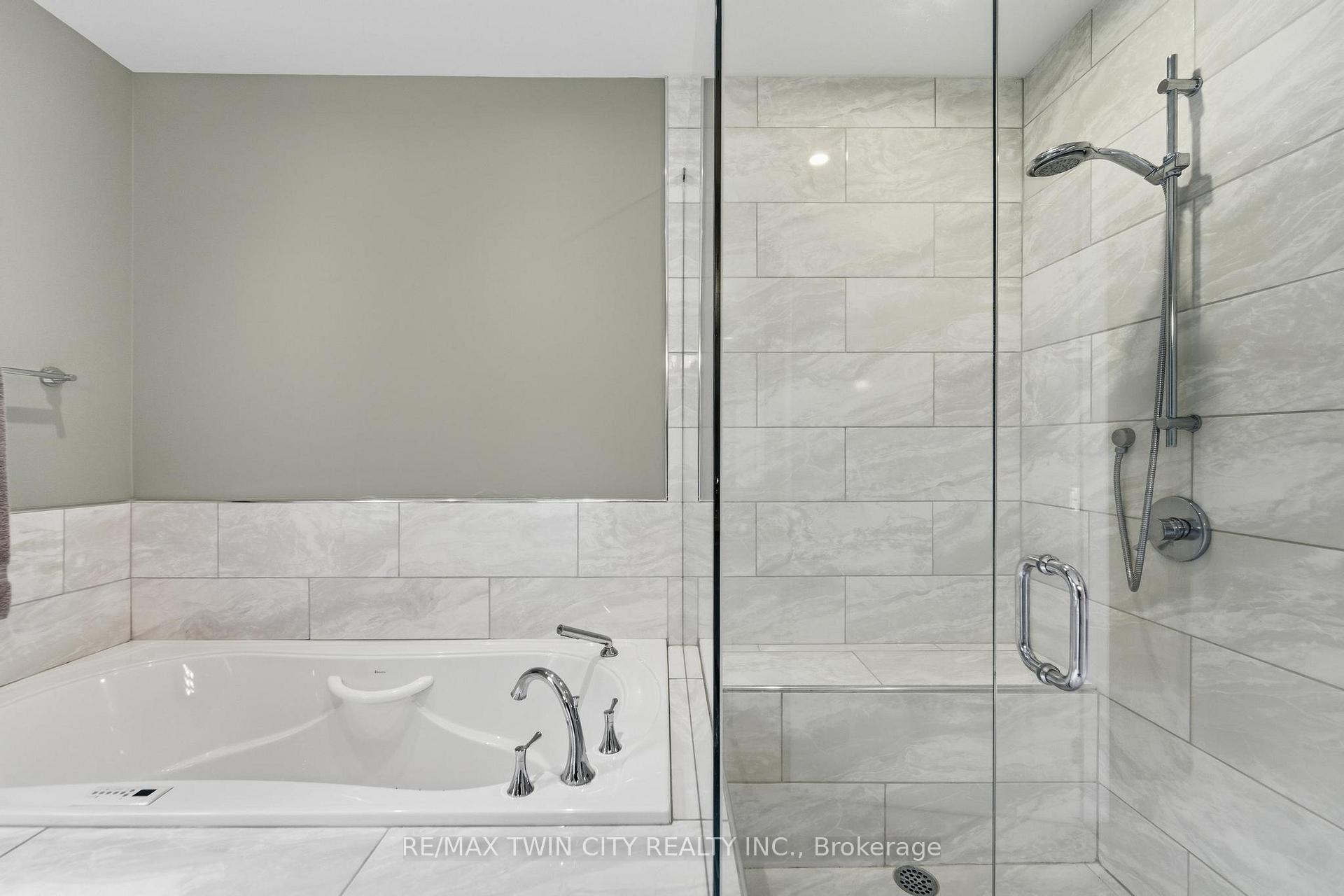 Photo 25 of 15 Shephard Place, Wilmot, New Hamburg — HOMEH