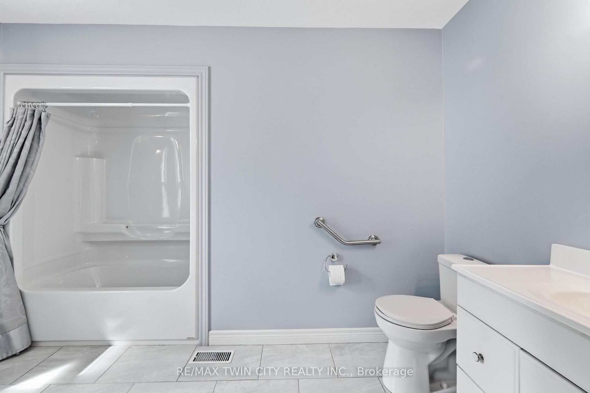 Photo 27 of 15 Shephard Place, Wilmot, New Hamburg — HOMEH