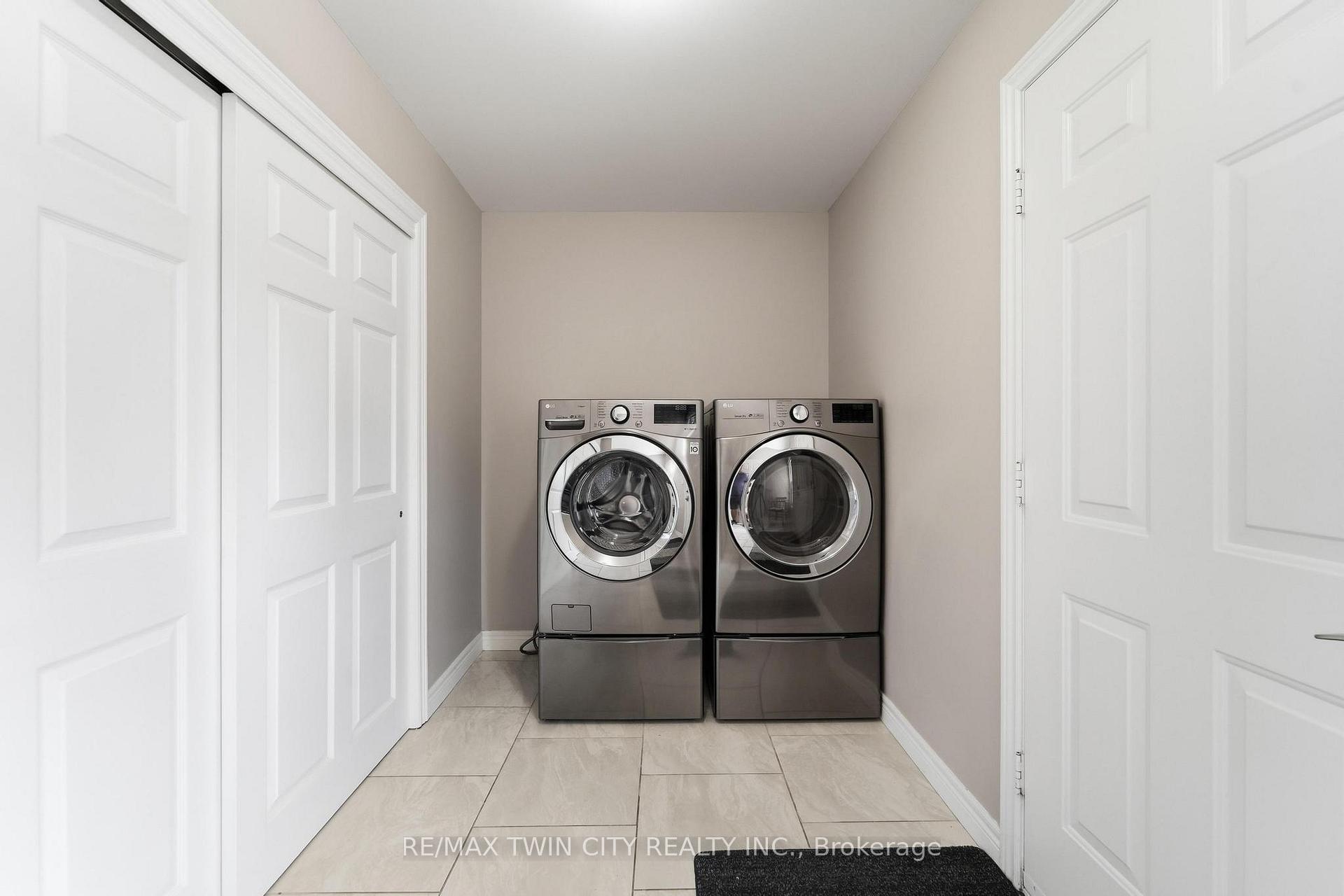 Photo 28 of 15 Shephard Place, Wilmot, New Hamburg — HOMEH