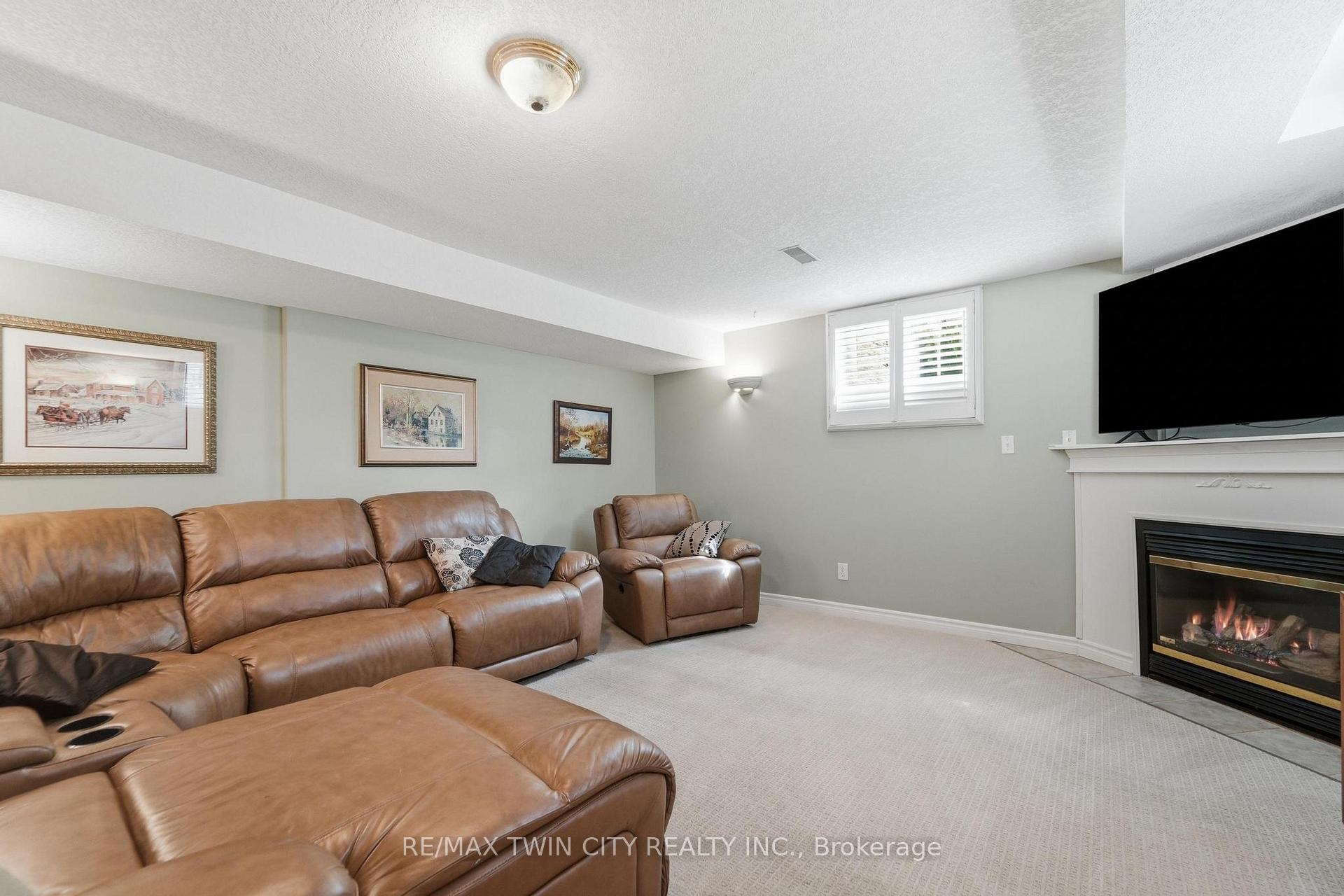 Photo 32 of 15 Shephard Place, Wilmot, New Hamburg — HOMEH
