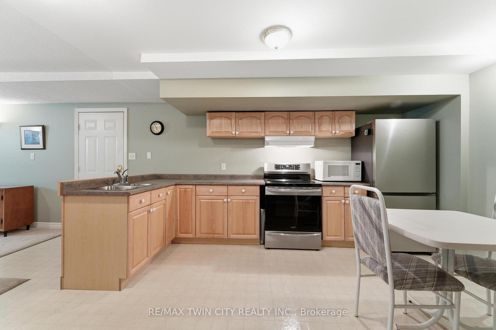 Photo 33 of 15 Shephard Place, Wilmot, New Hamburg — HOMEH