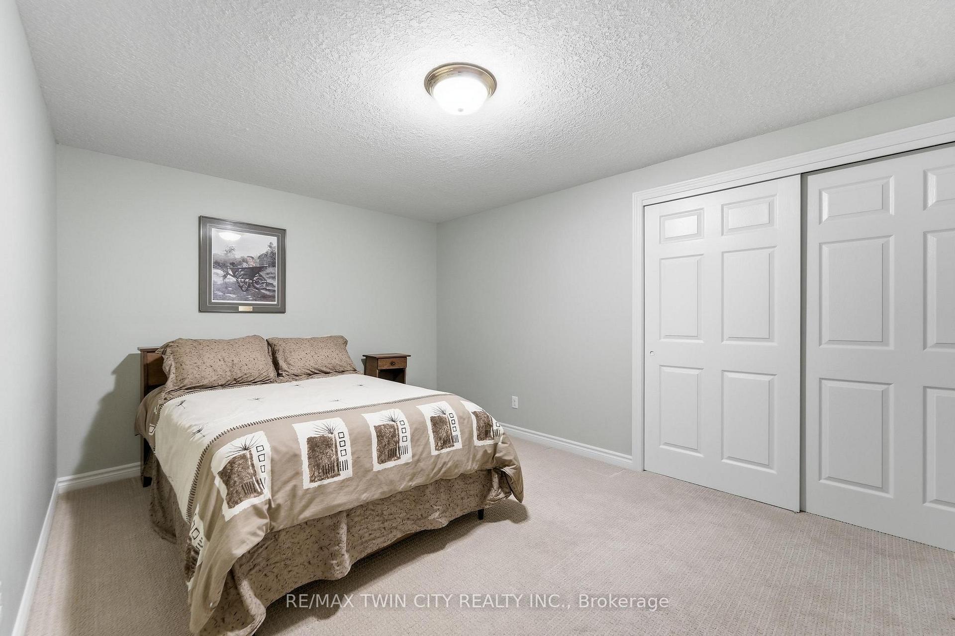 Photo 36 of 15 Shephard Place, Wilmot, New Hamburg — HOMEH