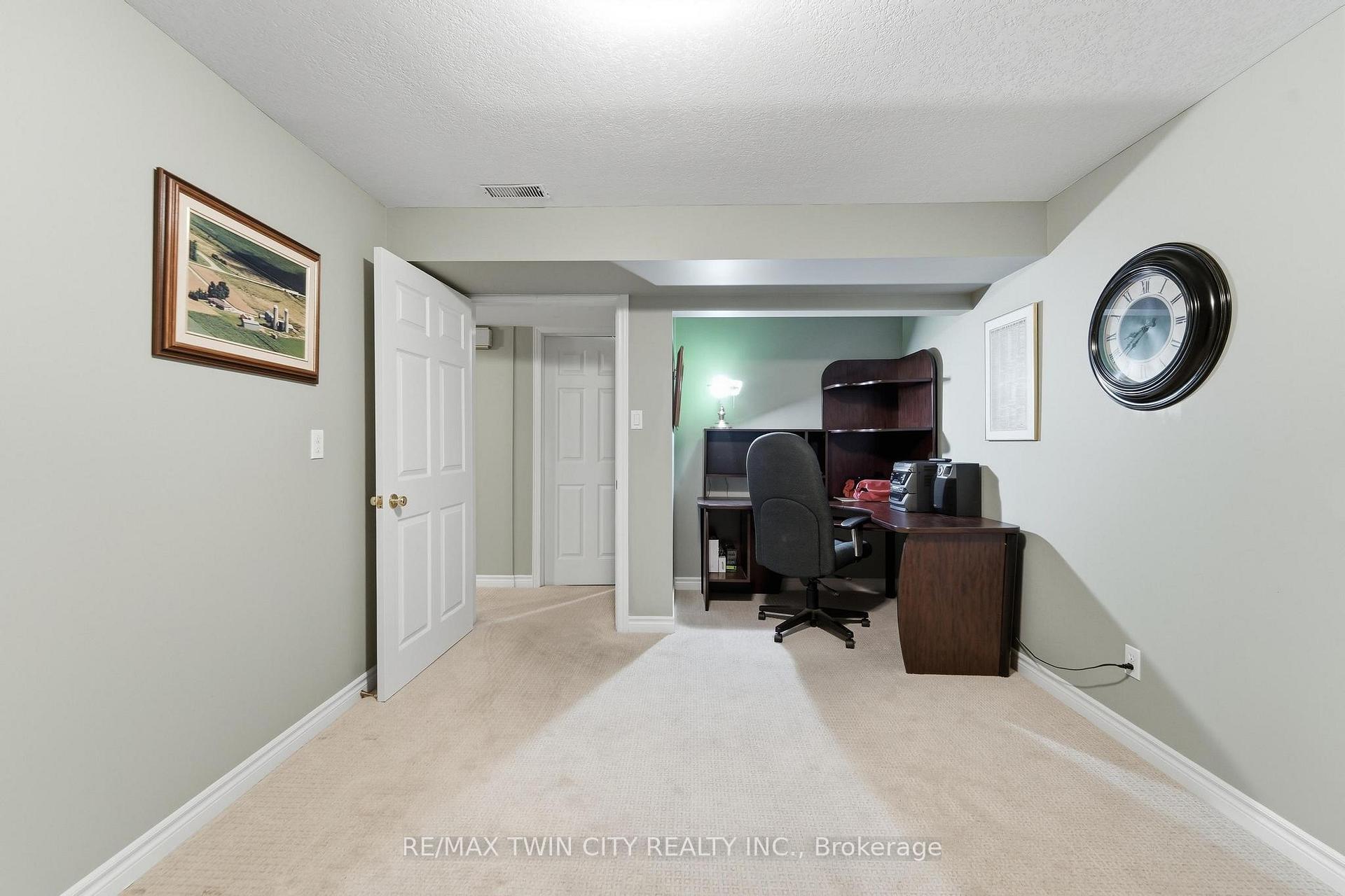 Photo 37 of 15 Shephard Place, Wilmot, New Hamburg — HOMEH