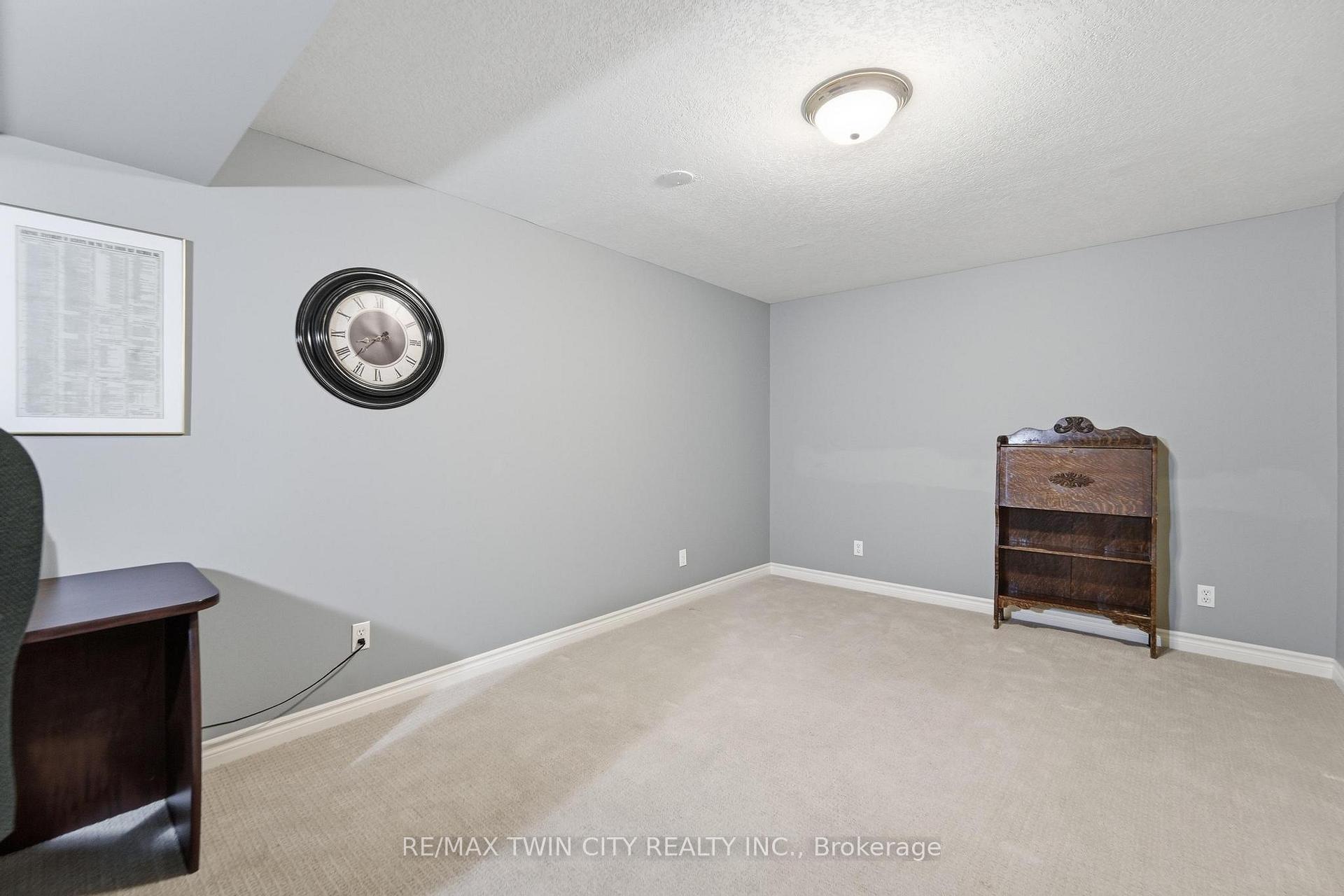 Photo 38 of 15 Shephard Place, Wilmot, New Hamburg — HOMEH