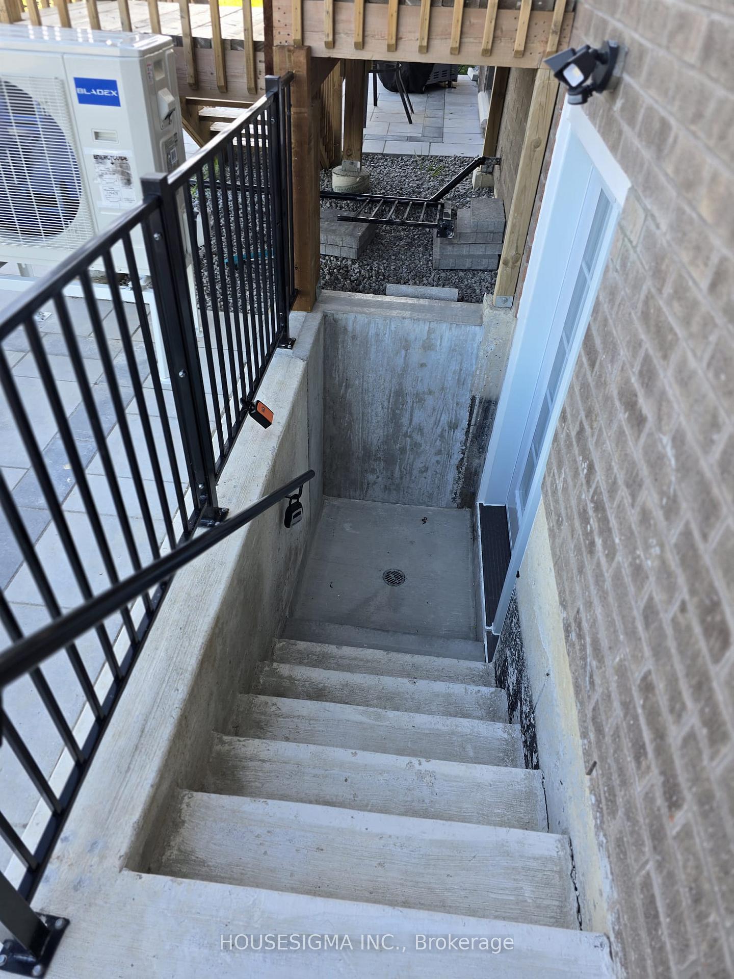 Photo 3 of Unit BSMT, 18 Shepherd Drive, Barrie, Painswick South — HOMEH