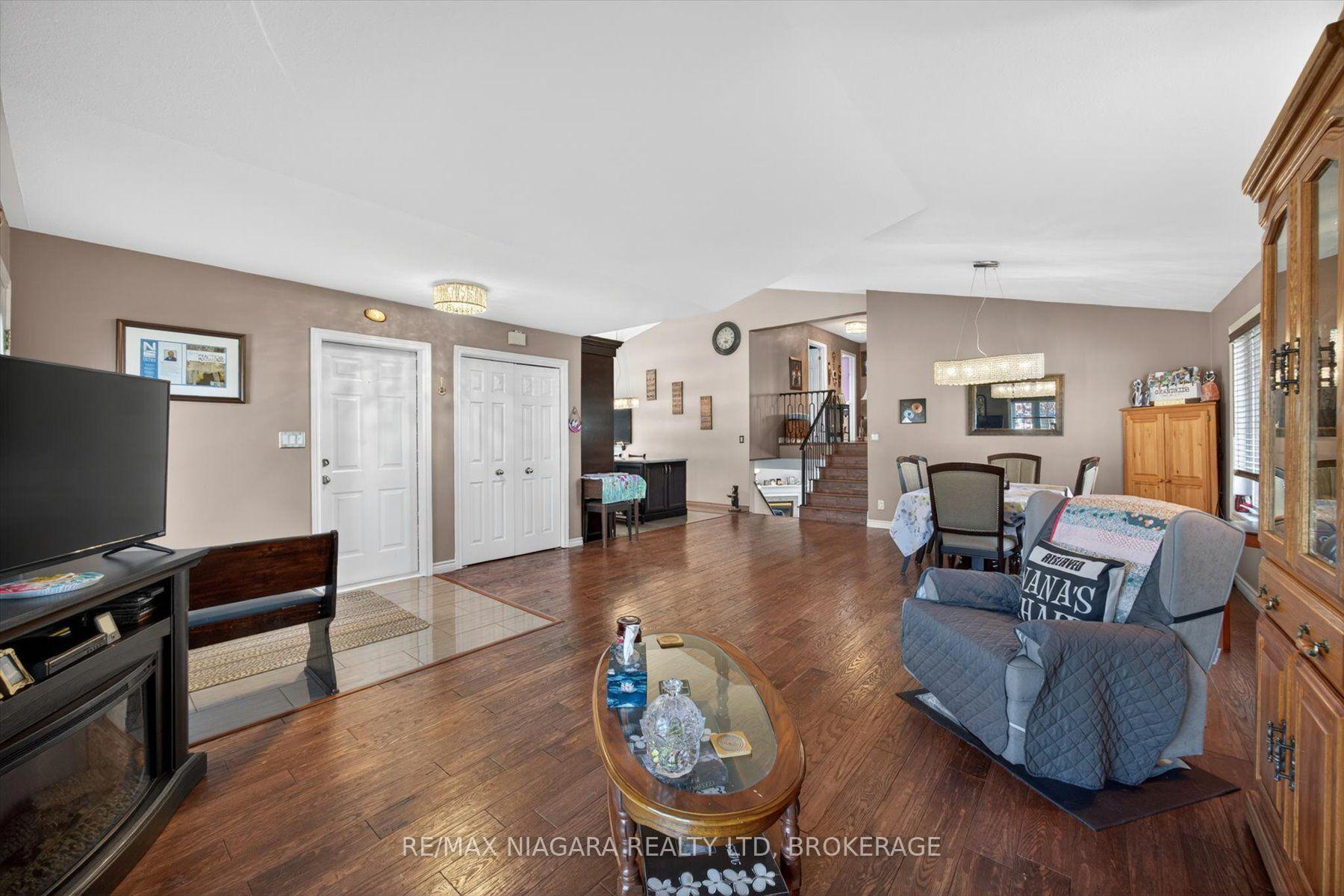 Photo 6 of 4457 Kathleen Crescent, Niagara Falls, Ascot — HOMEH