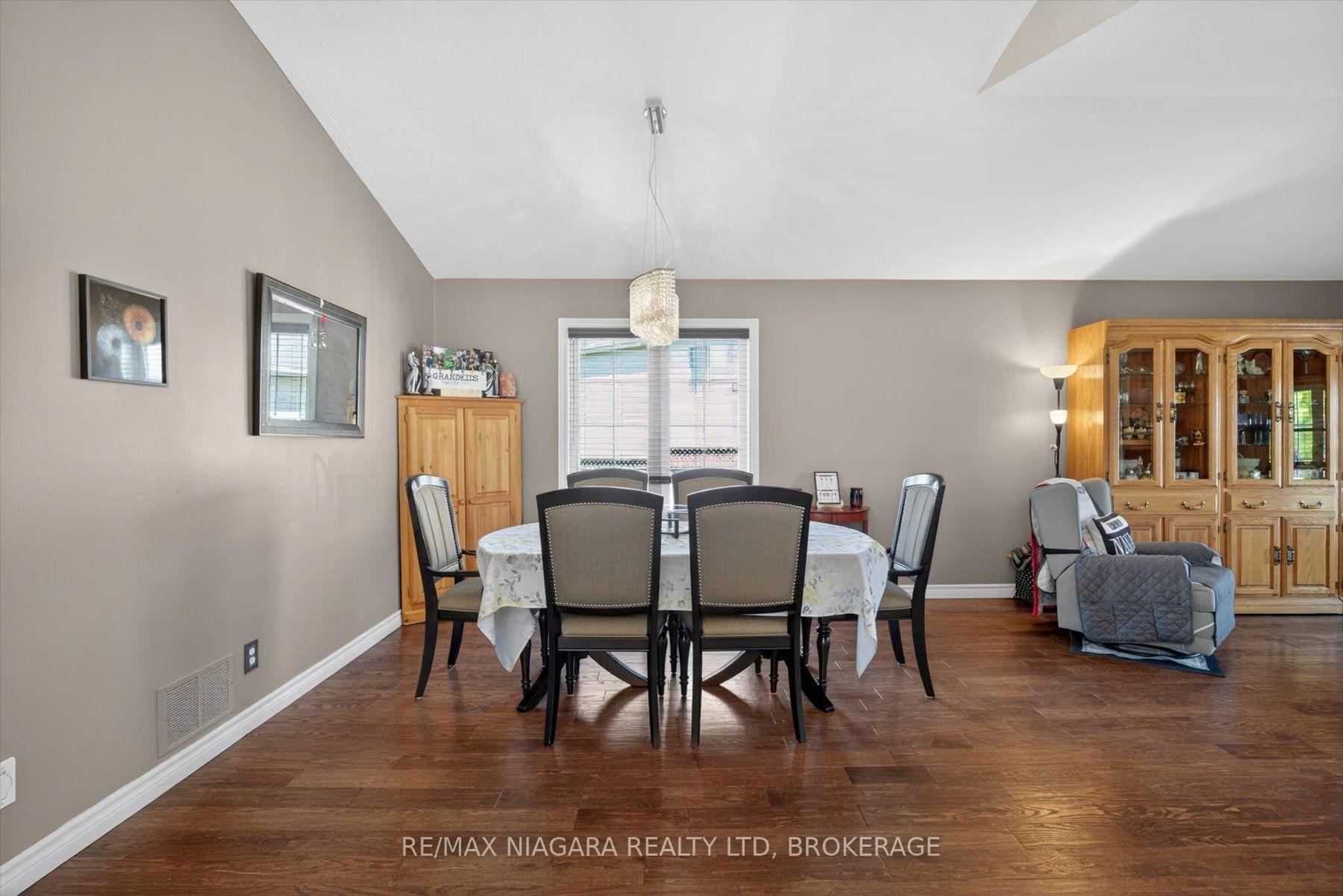 Photo 8 of 4457 Kathleen Crescent, Niagara Falls, Ascot — HOMEH