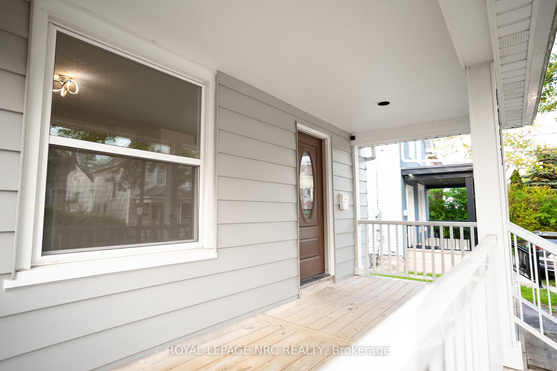 Photo 4 of 4713 Cookman Crescent N, Niagara Falls, Downtown — HOMEH