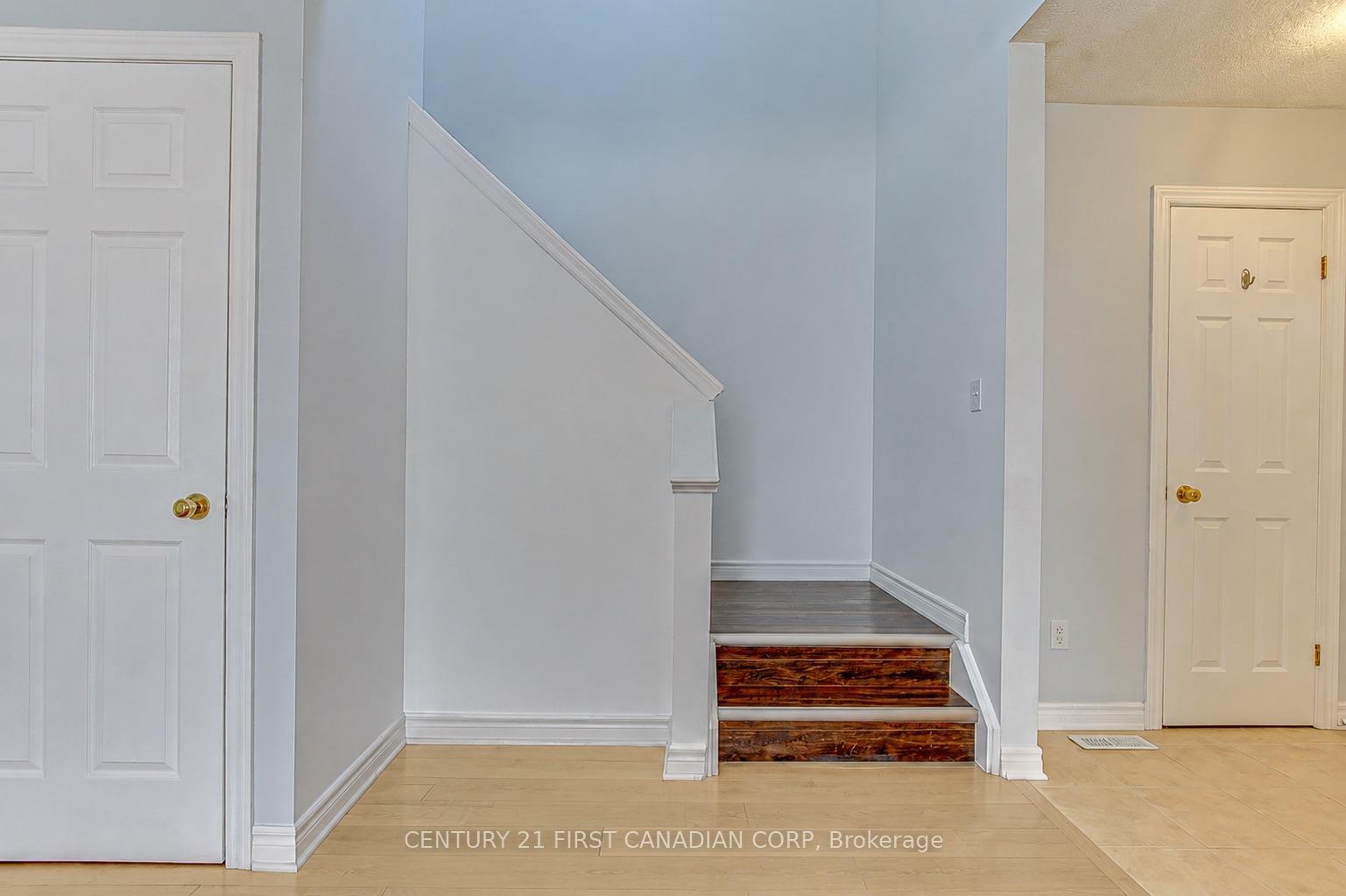 Photo 13 of 706 Hedgerow Place, London, North C — HOMEH
