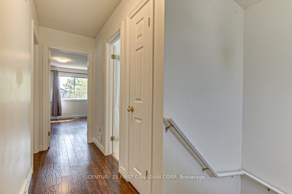 Photo 16 of 706 Hedgerow Place, London, North C — HOMEH