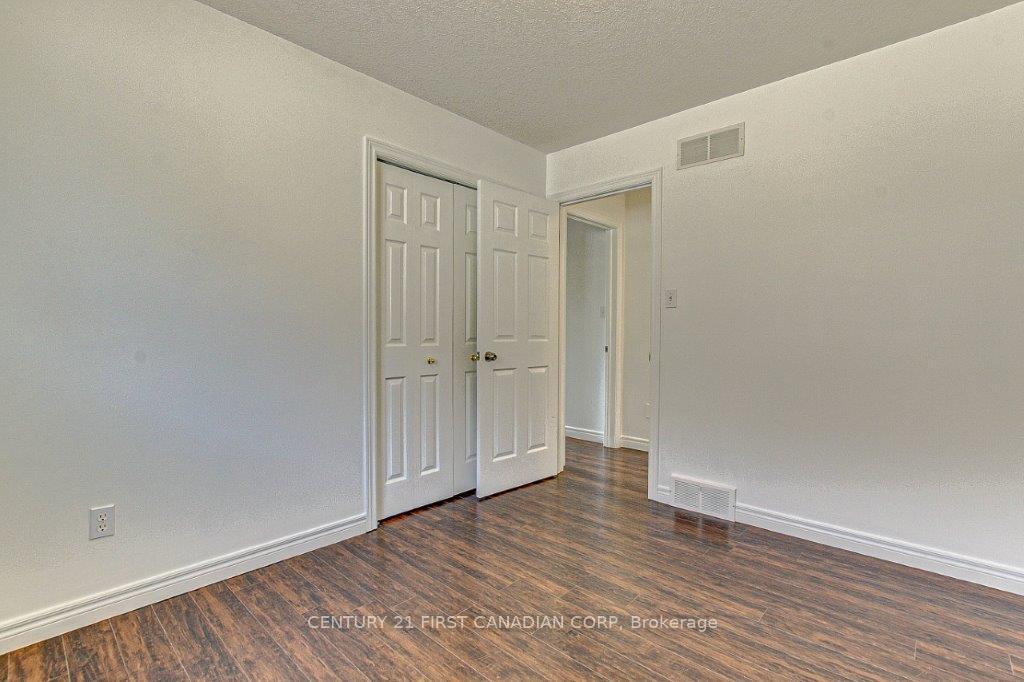 Photo 19 of 706 Hedgerow Place, London, North C — HOMEH