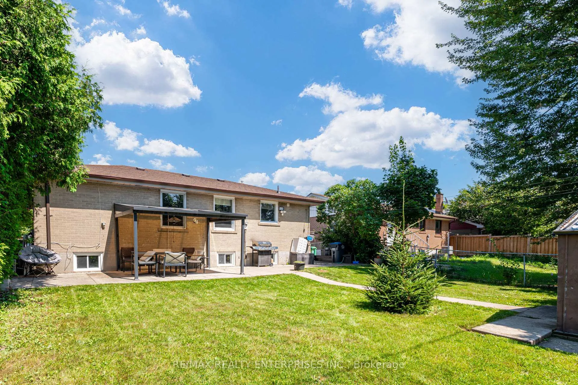 Photo 33 of 108 Corby Crescent, Brampton, Brampton South — HOMEH