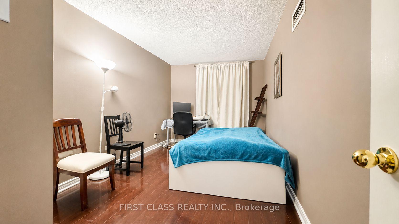 Photo 7 of Unit 1101, 260 Doris Avenue, North York, Willowdale East — HOMEH