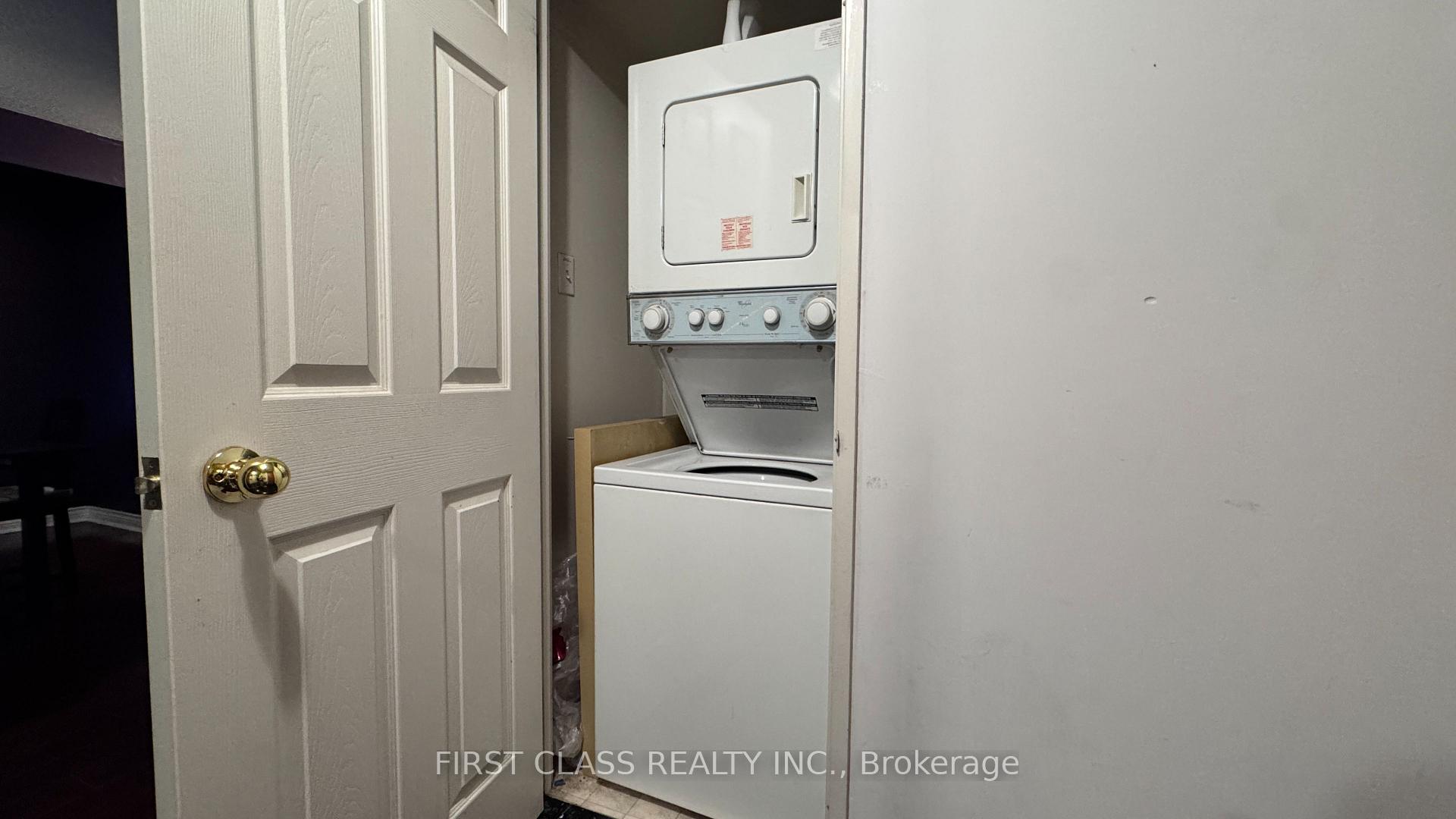 Photo 8 of Unit 1101, 260 Doris Avenue, North York, Willowdale East — HOMEH