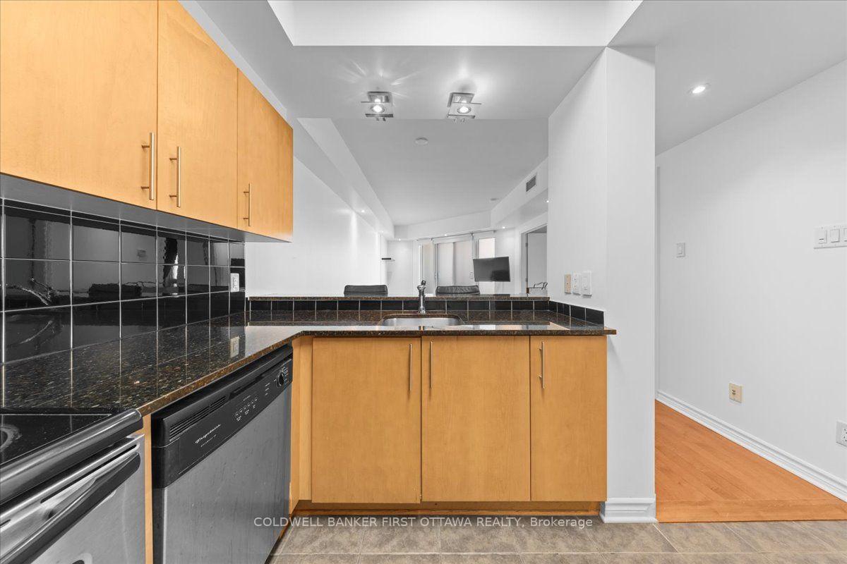 Photo 26 of Unit 711, 200 Rideau Street, Ottawa, Sandy Hill — HOMEH