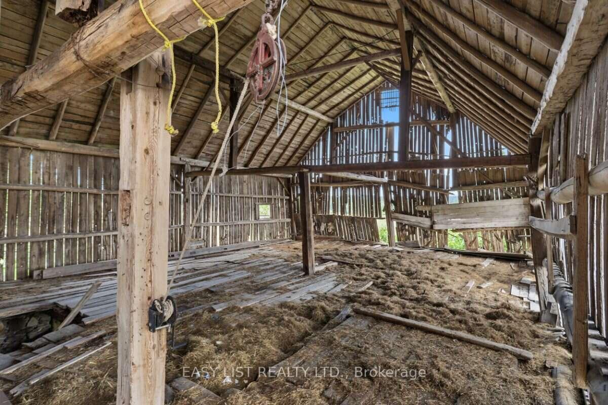 Photo 12 of 534 Cedar Glen Road, Kawartha Lakes, Verulam — HOMEH
