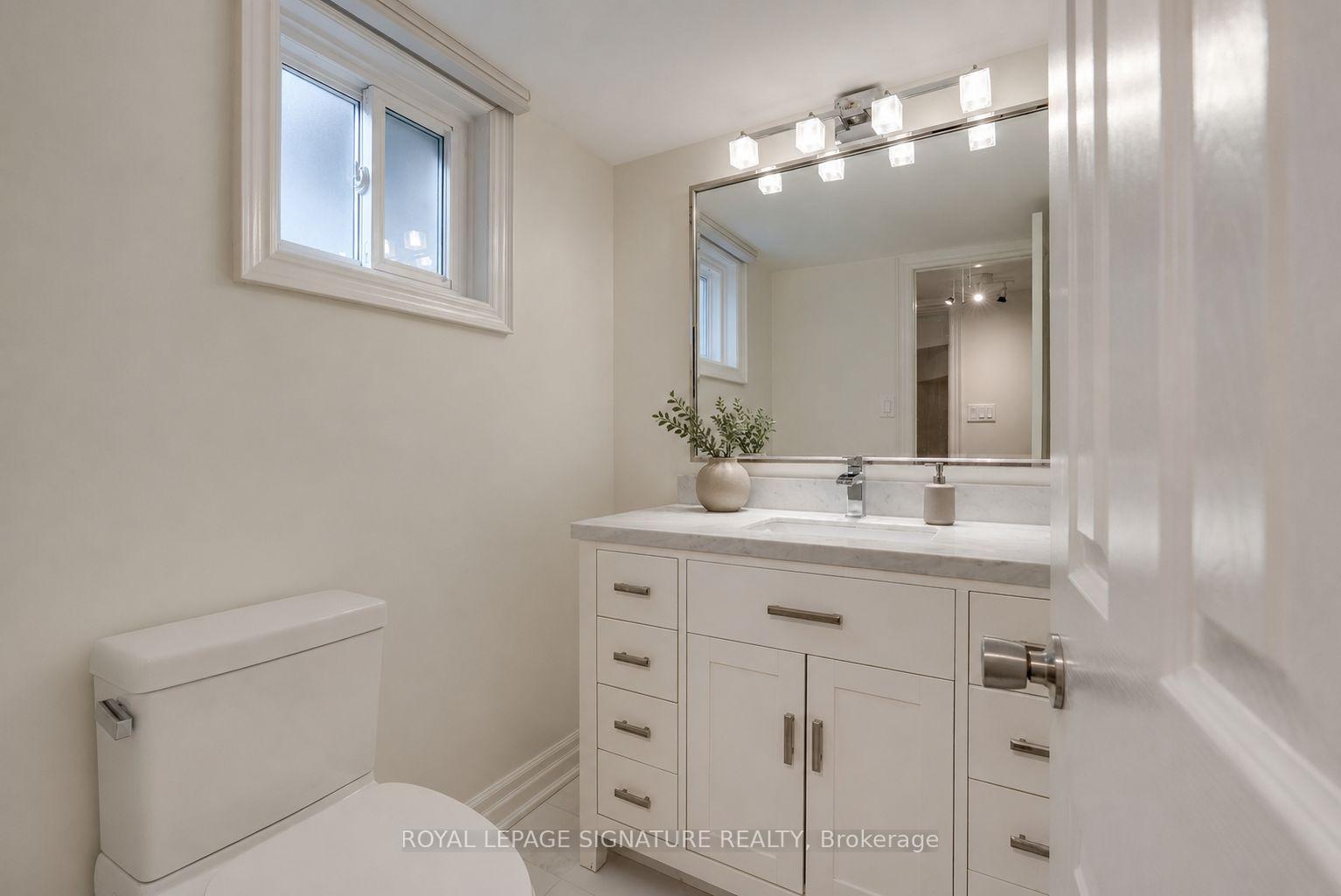 Photo 8 of 23 West Borough Street, Markham, Aileen-Willowbrook — HOMEH