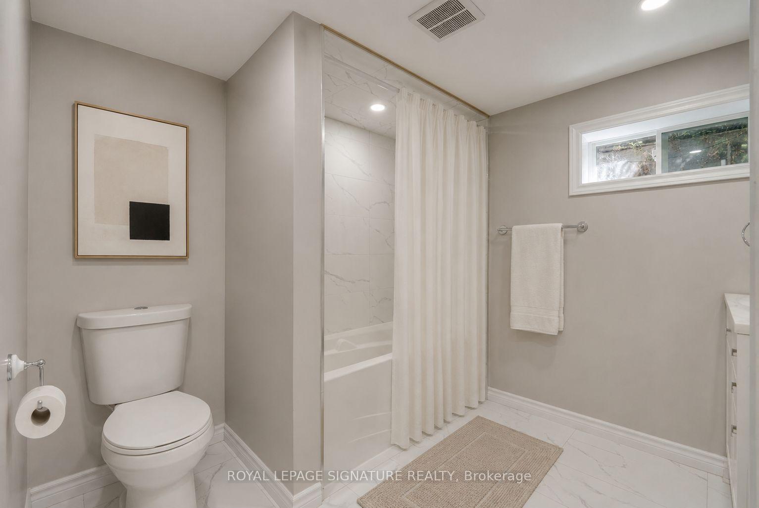 Photo 17 of 23 West Borough Street, Markham, Aileen-Willowbrook — HOMEH
