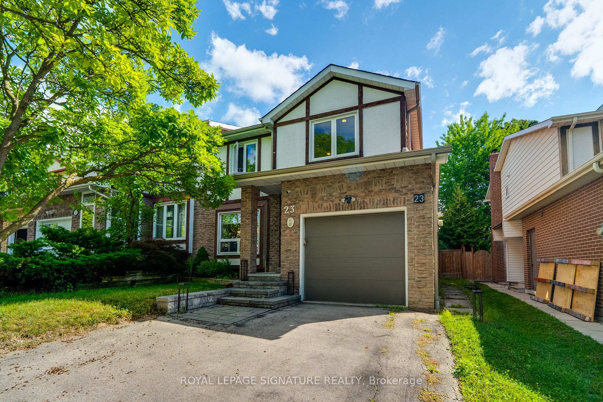 Photo 24 of 23 West Borough Street, Markham, Aileen-Willowbrook — HOMEH