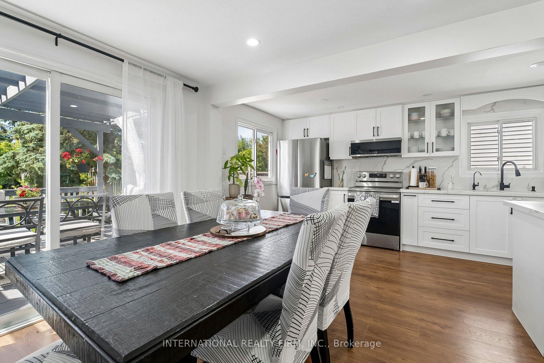 Photo 13 of 206 Hickling Trail, Barrie, Grove East — HOMEH