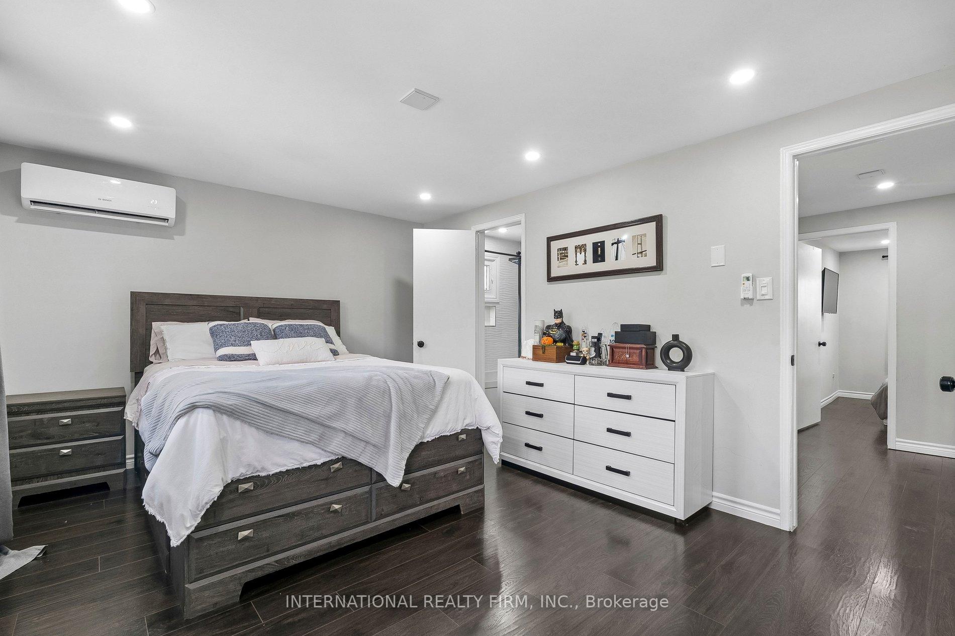 Photo 18 of 206 Hickling Trail, Barrie, Grove East — HOMEH
