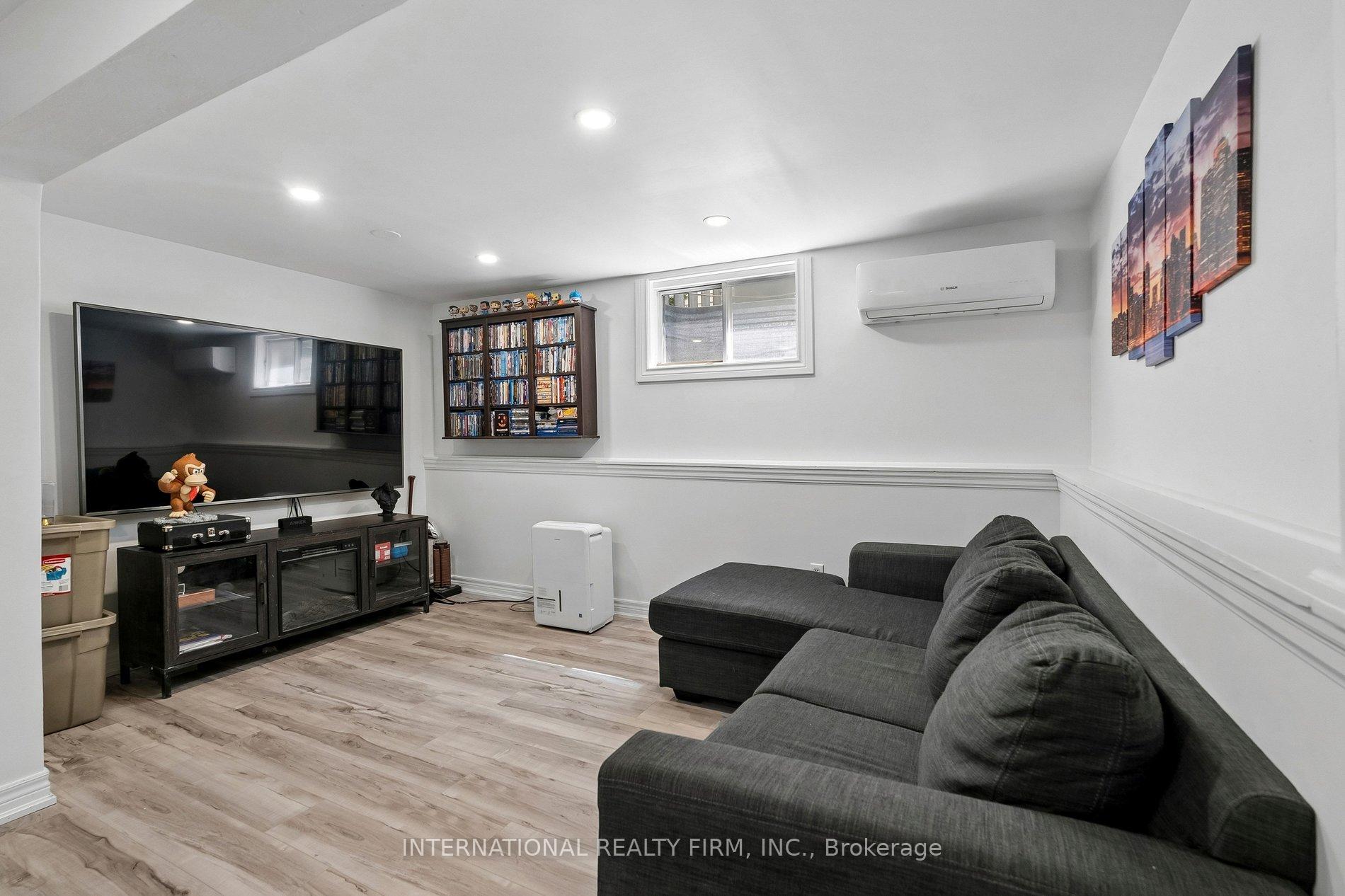 Photo 29 of 206 Hickling Trail, Barrie, Grove East — HOMEH