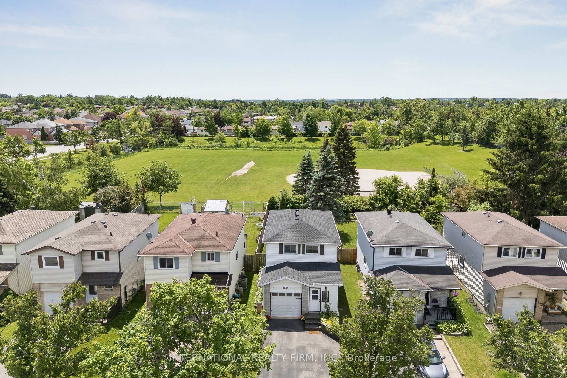 Photo 34 of 206 Hickling Trail, Barrie, Grove East — HOMEH