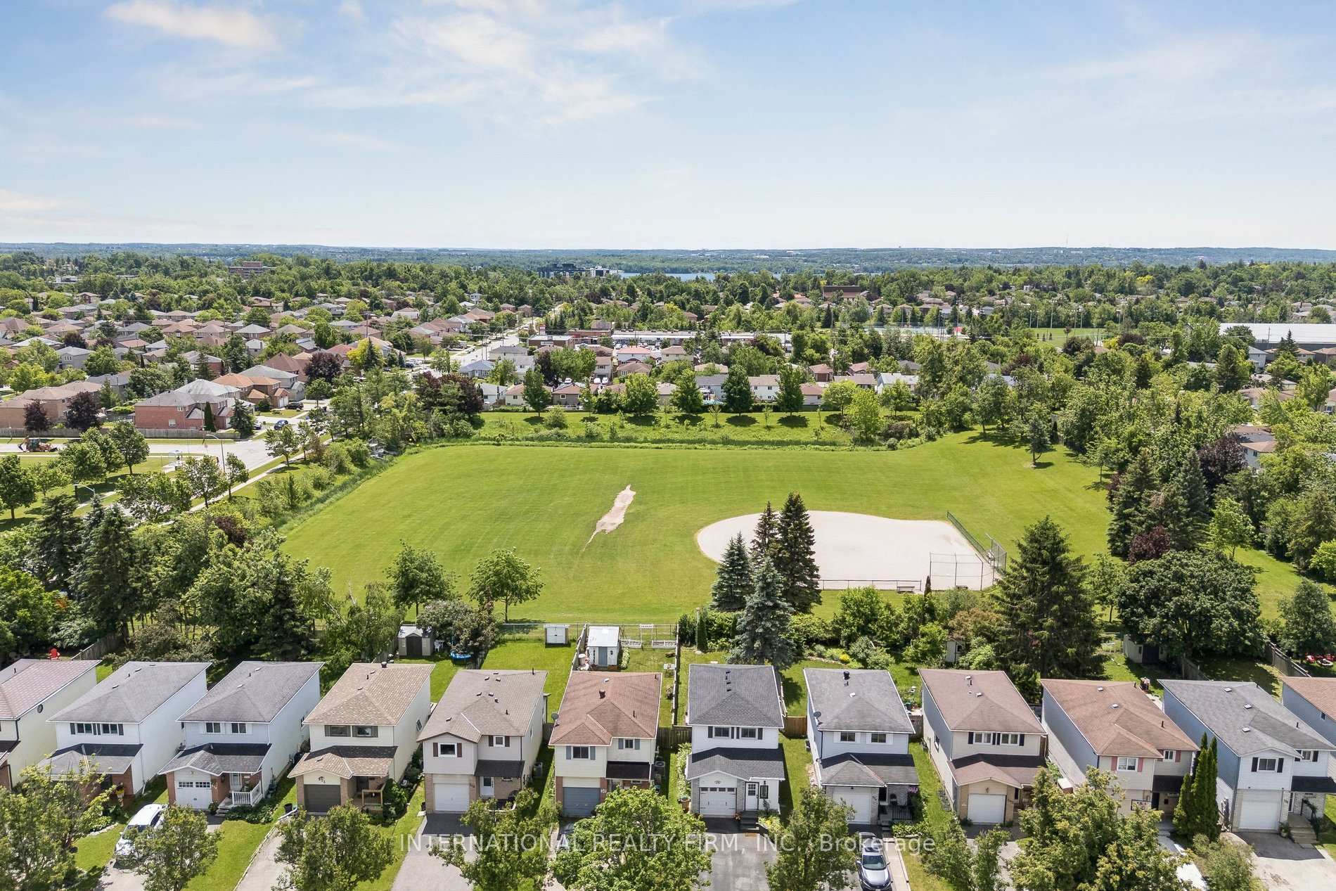 Photo 38 of 206 Hickling Trail, Barrie, Grove East — HOMEH