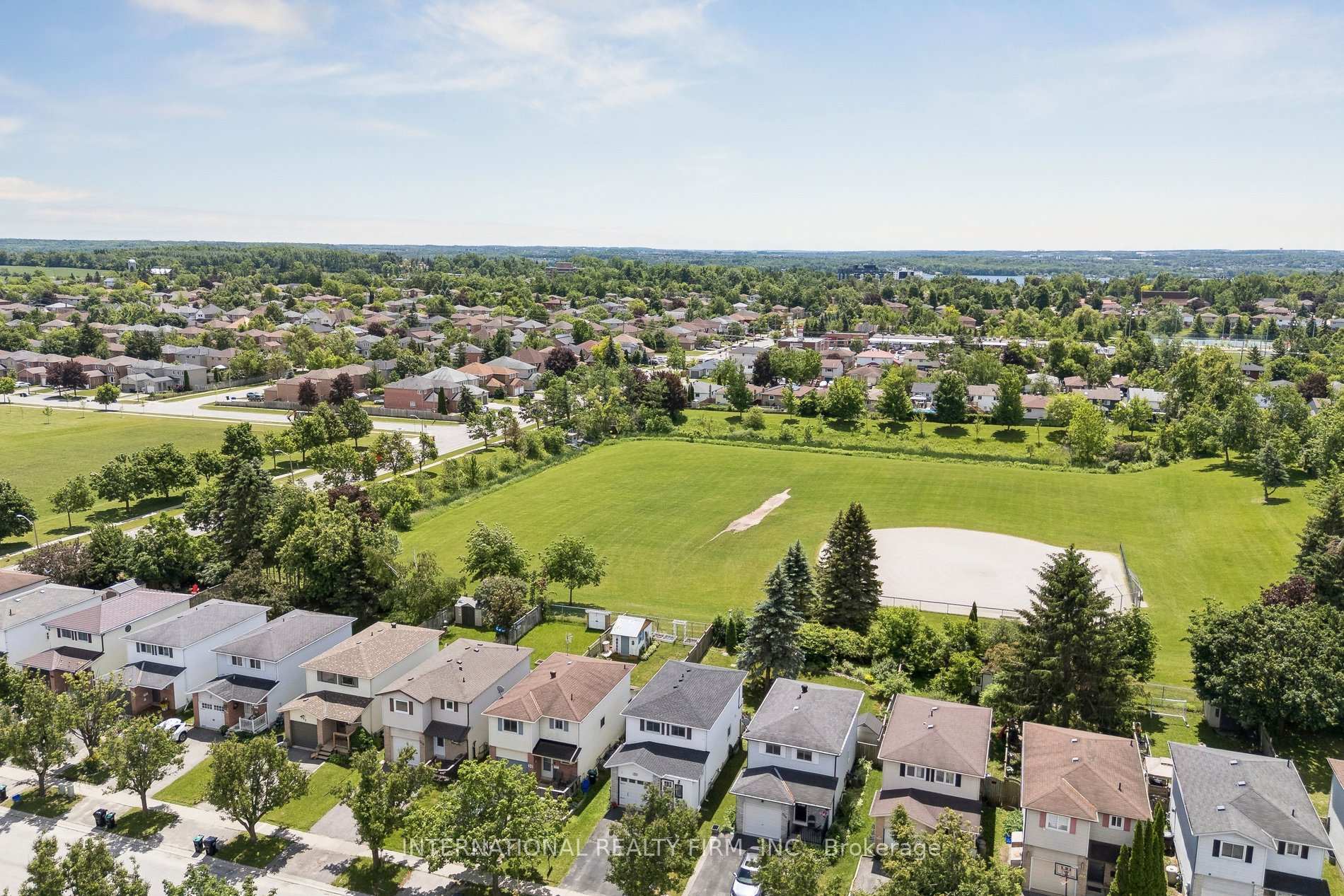 Photo 39 of 206 Hickling Trail, Barrie, Grove East — HOMEH