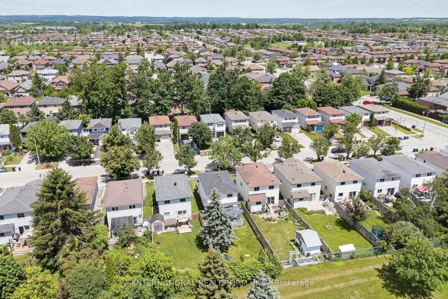 Photo 42 of 206 Hickling Trail, Barrie, Grove East — HOMEH