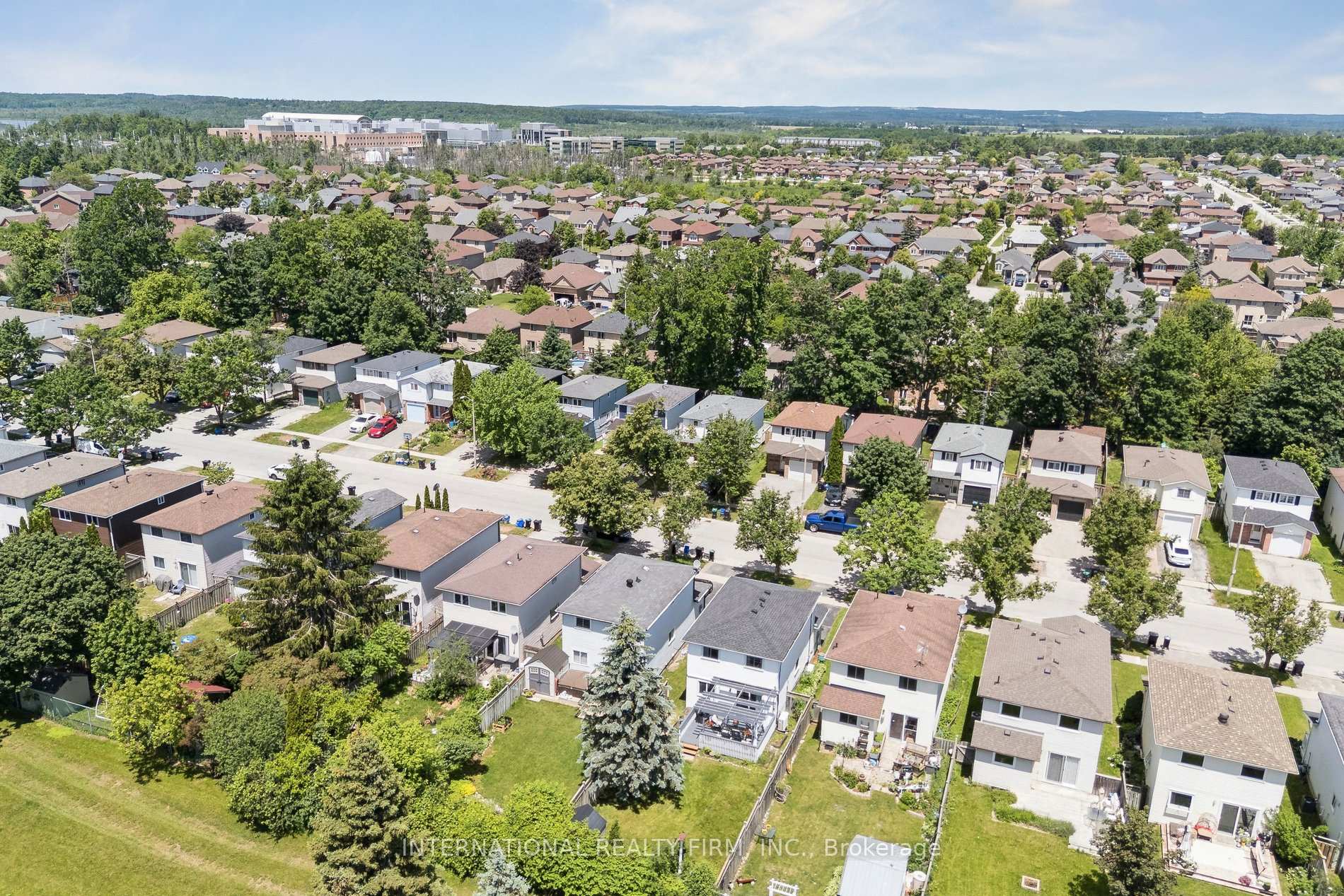 Photo 44 of 206 Hickling Trail, Barrie, Grove East — HOMEH