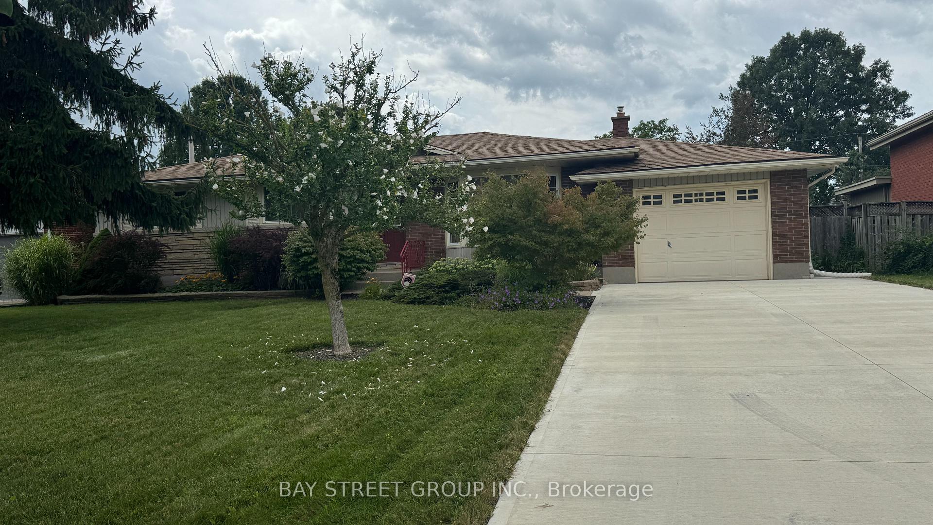 Photo 1 of 20 Windermere Road, St. Catharines, Glendale/Glenridge — HOMEH