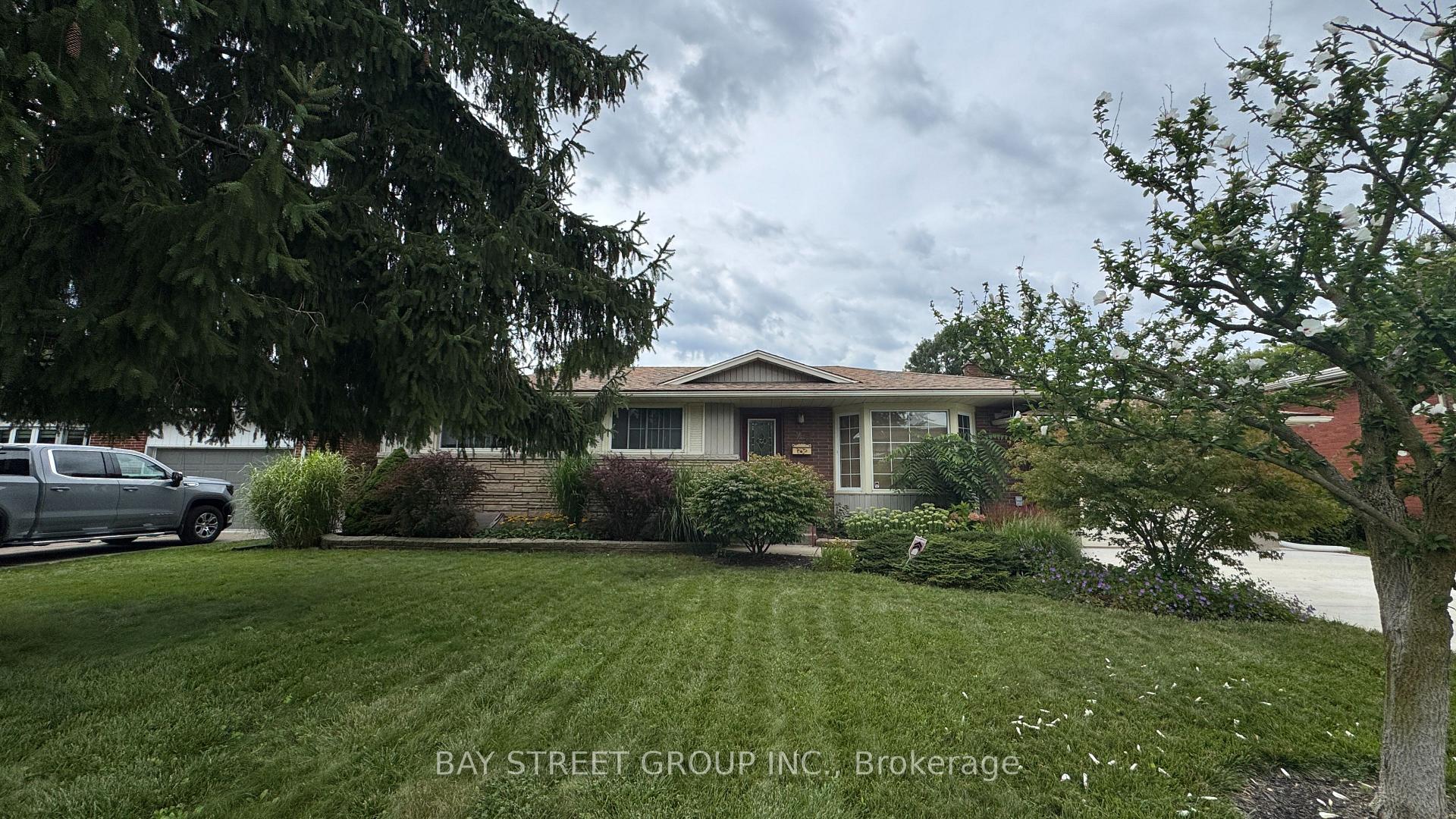 Photo 2 of 20 Windermere Road, St. Catharines, Glendale/Glenridge — HOMEH