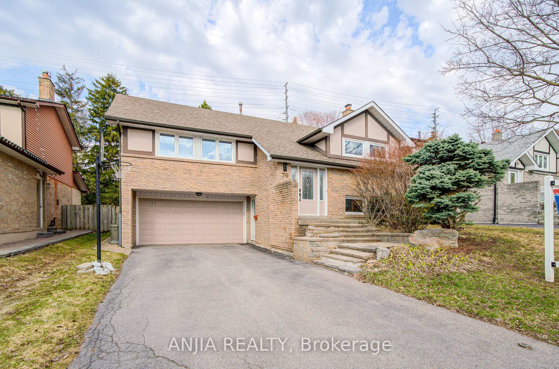 Photo 1 of 70 Briarwood Road, Markham, Unionville — HOMEH