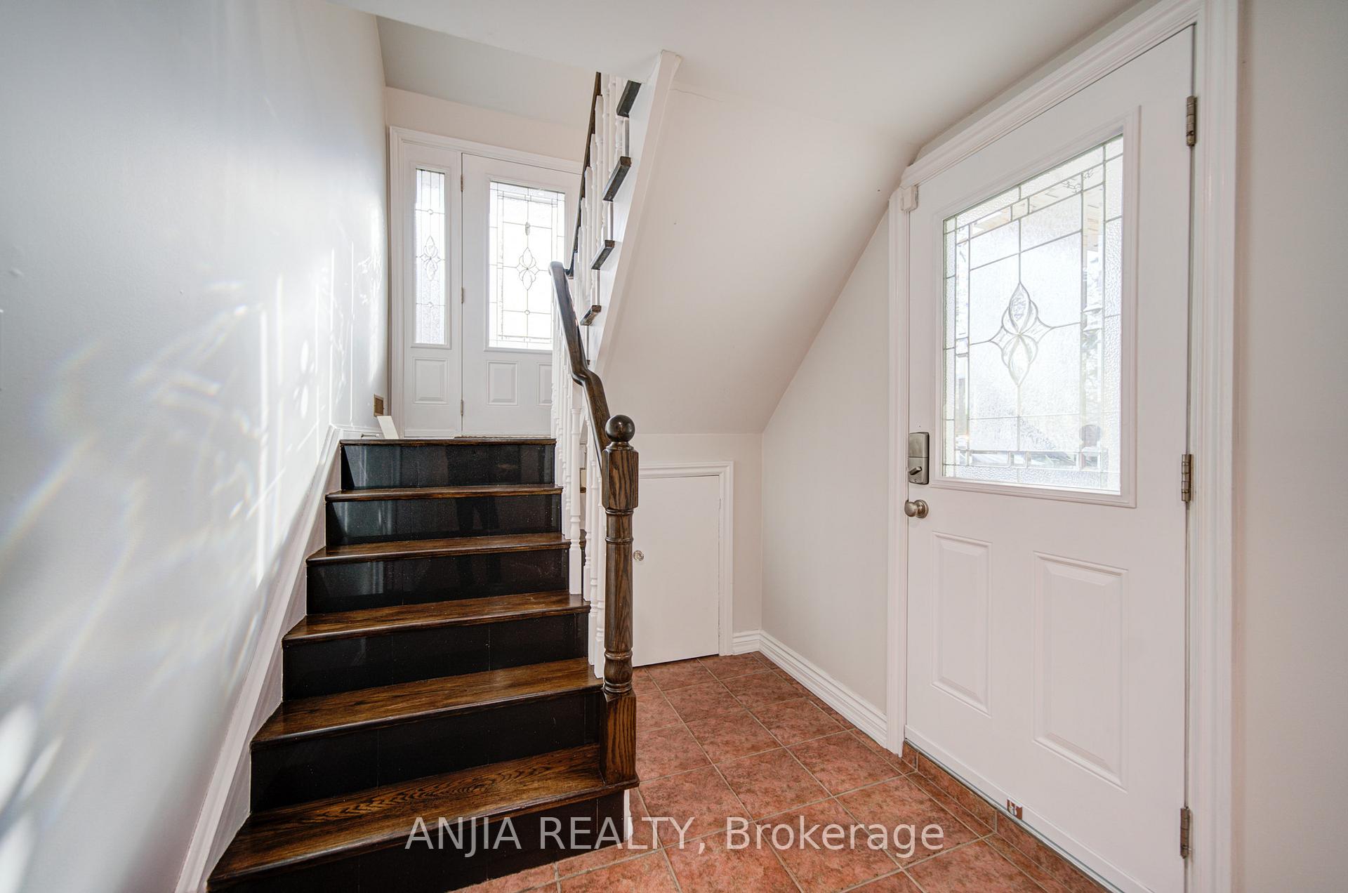 Photo 32 of 70 Briarwood Road, Markham, Unionville — HOMEH