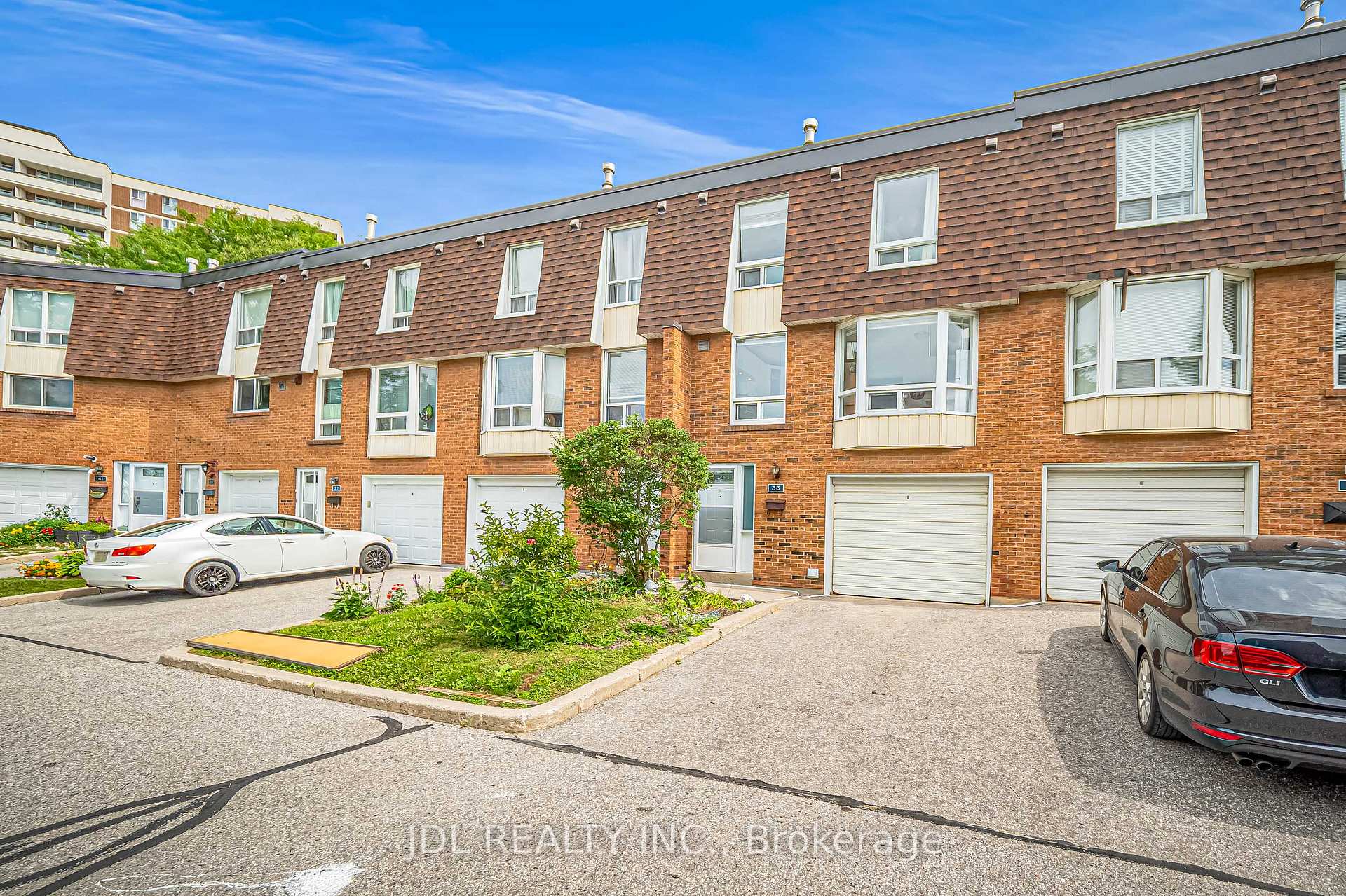 Photo 3 of Unit 33, 100 Bridletowne Circle, Scarborough, L'Amoreaux — HOMEH