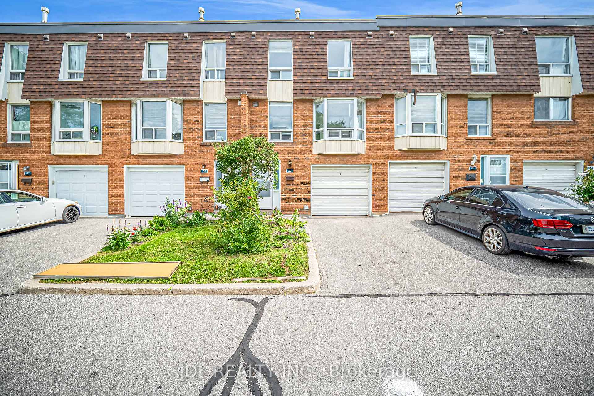 Photo 5 of Unit 33, 100 Bridletowne Circle, Scarborough, L'Amoreaux — HOMEH