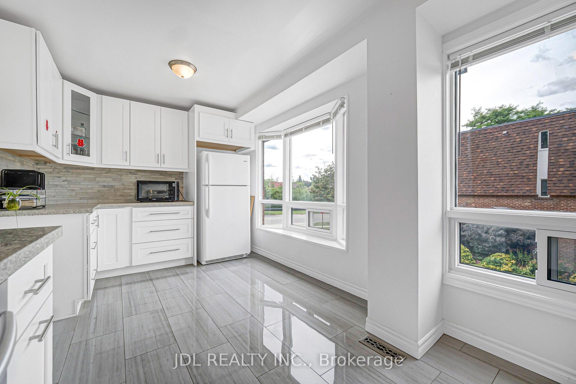 Photo 27 of Unit 33, 100 Bridletowne Circle, Scarborough, L'Amoreaux — HOMEH