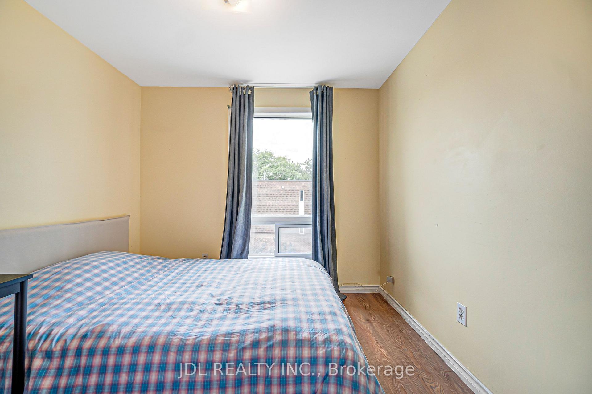 Photo 40 of Unit 33, 100 Bridletowne Circle, Scarborough, L'Amoreaux — HOMEH