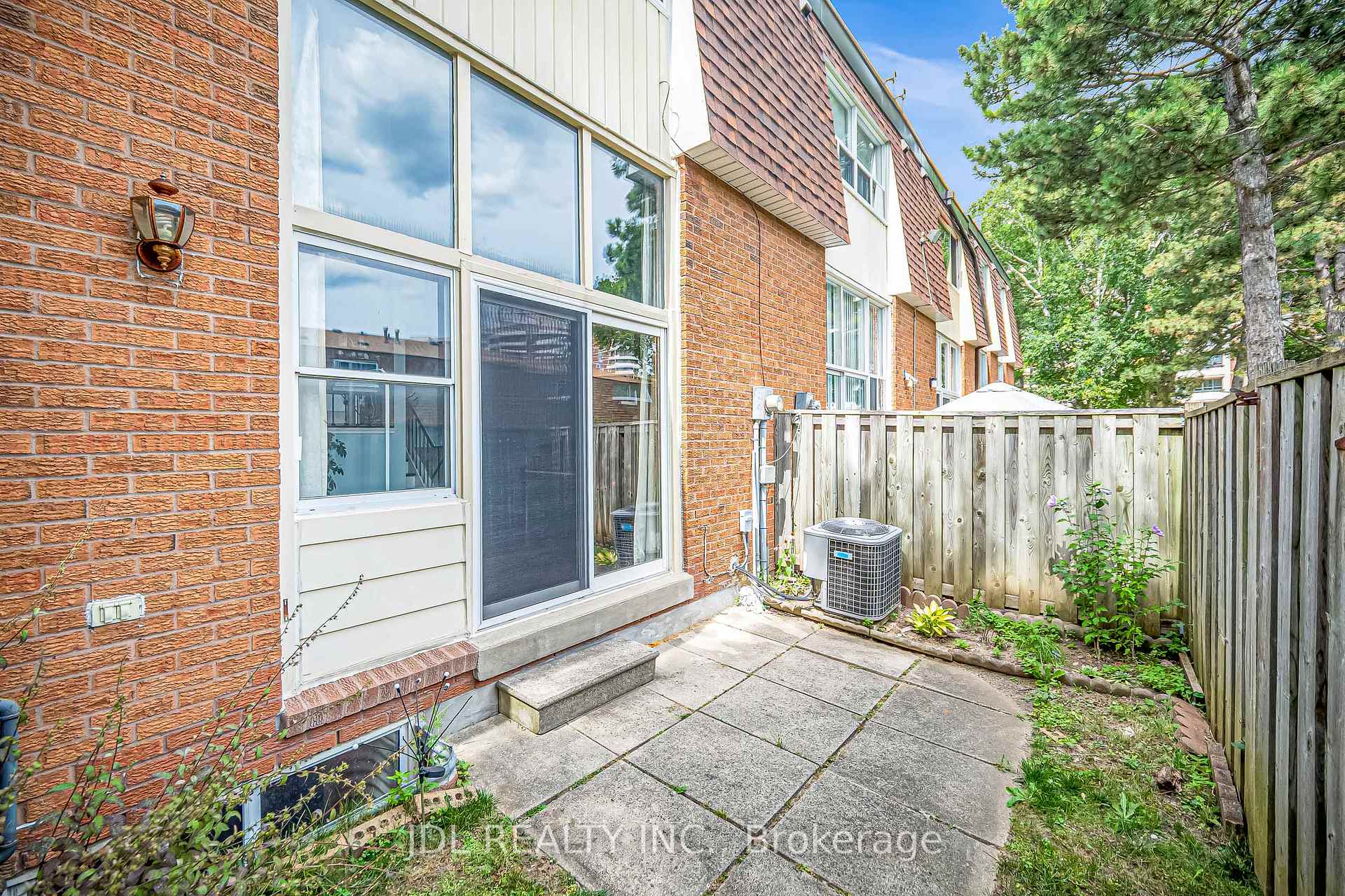 Photo 51 of Unit 33, 100 Bridletowne Circle, Scarborough, L'Amoreaux — HOMEH