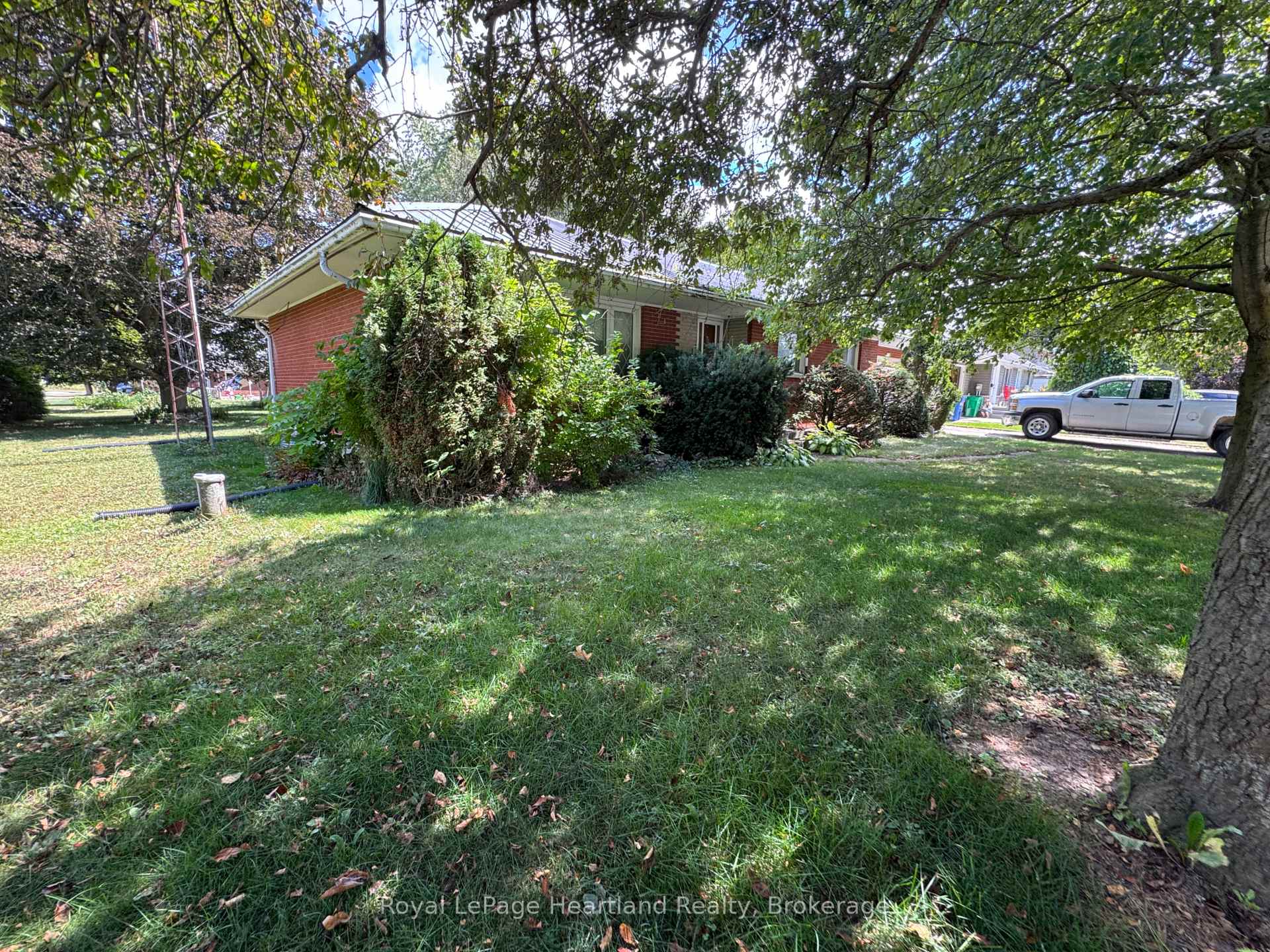 Photo 10 of 2021 Princess Street N, Howick — HOMEH