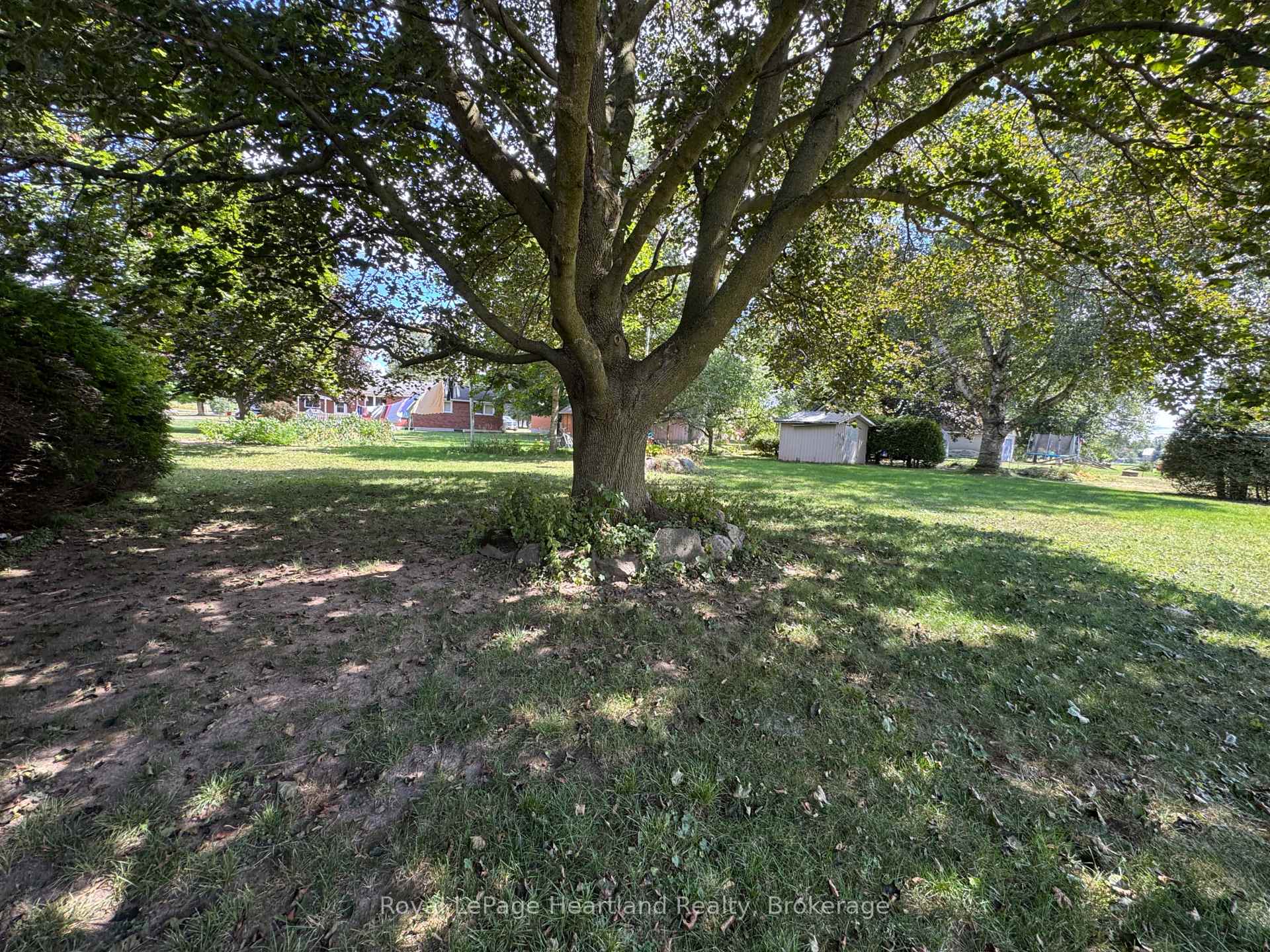 Photo 11 of 2021 Princess Street N, Howick — HOMEH
