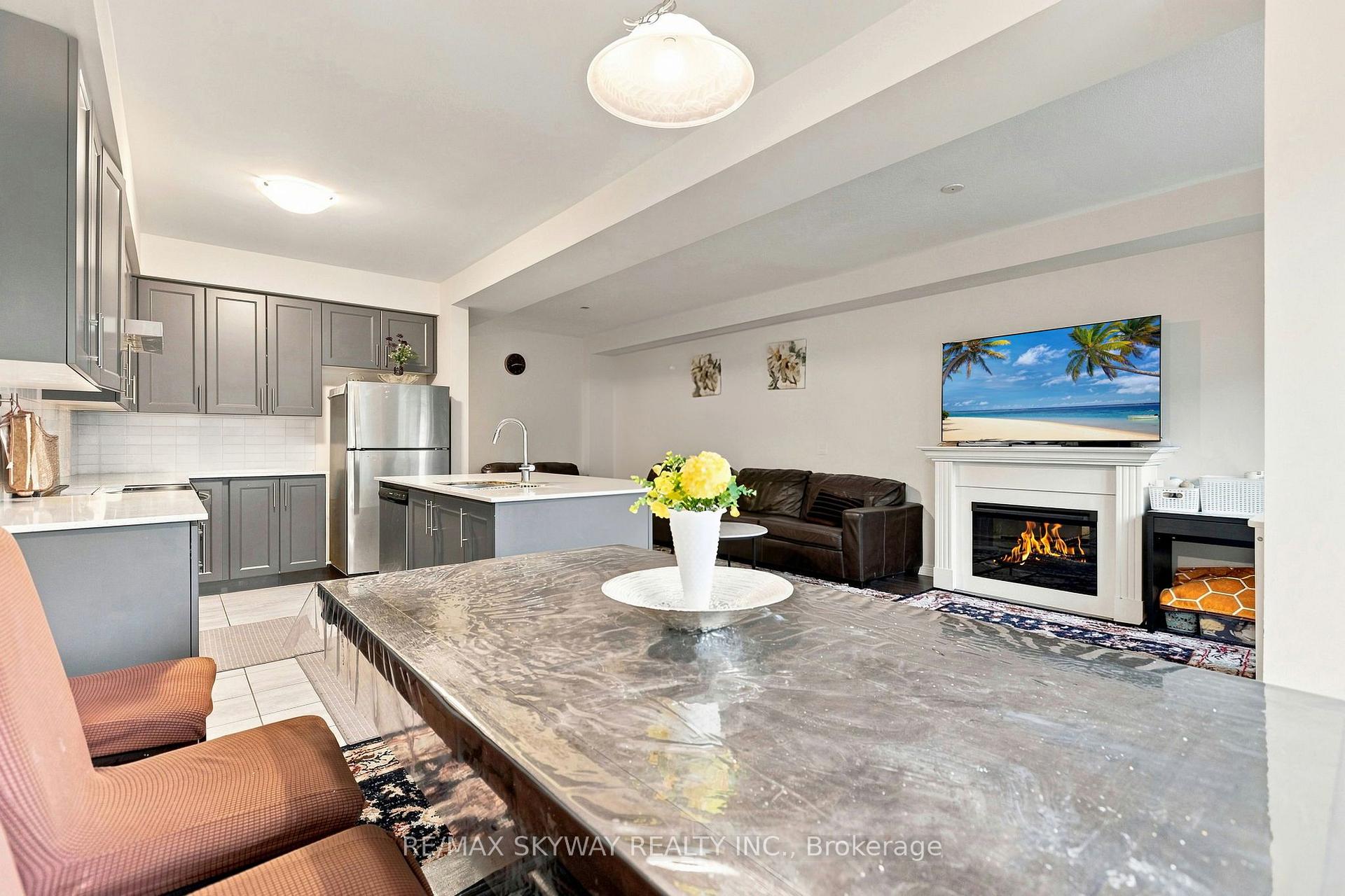 Photo 15 of 5 Gloria Street N, Kitchener, Huron Park — HOMEH